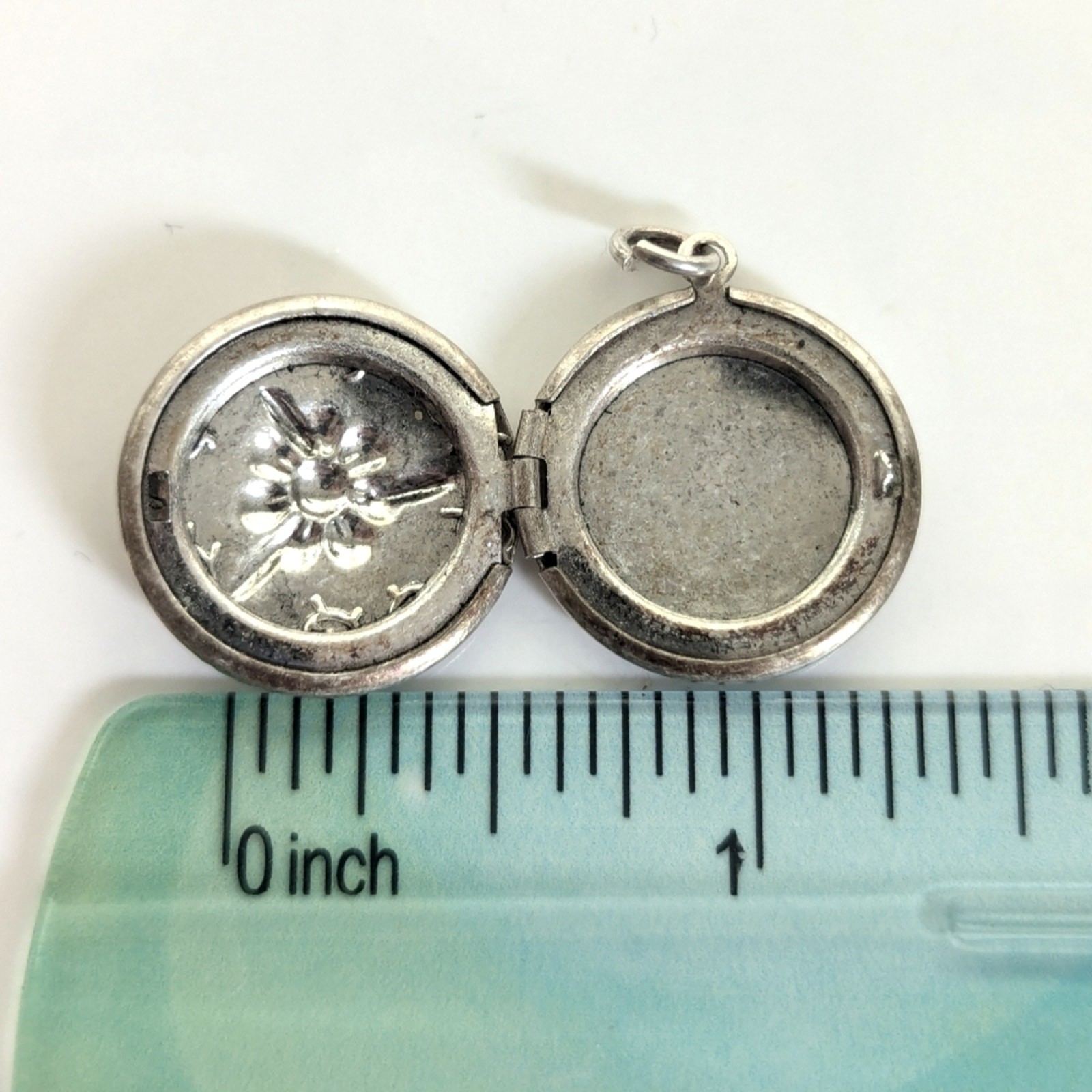 Vintage Estate Silver Tone Victorian Inspired Floral Locket Necklace Pendant
