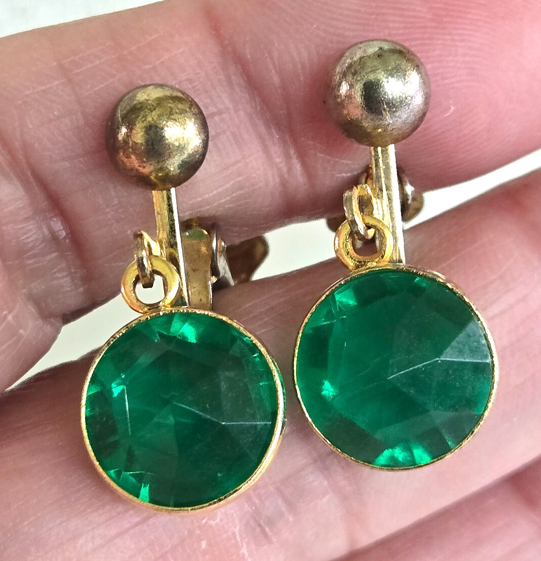 Vintage Green Acrylic Crystal Open Bezel Dangle Gold Tone Clip Earrings 1″