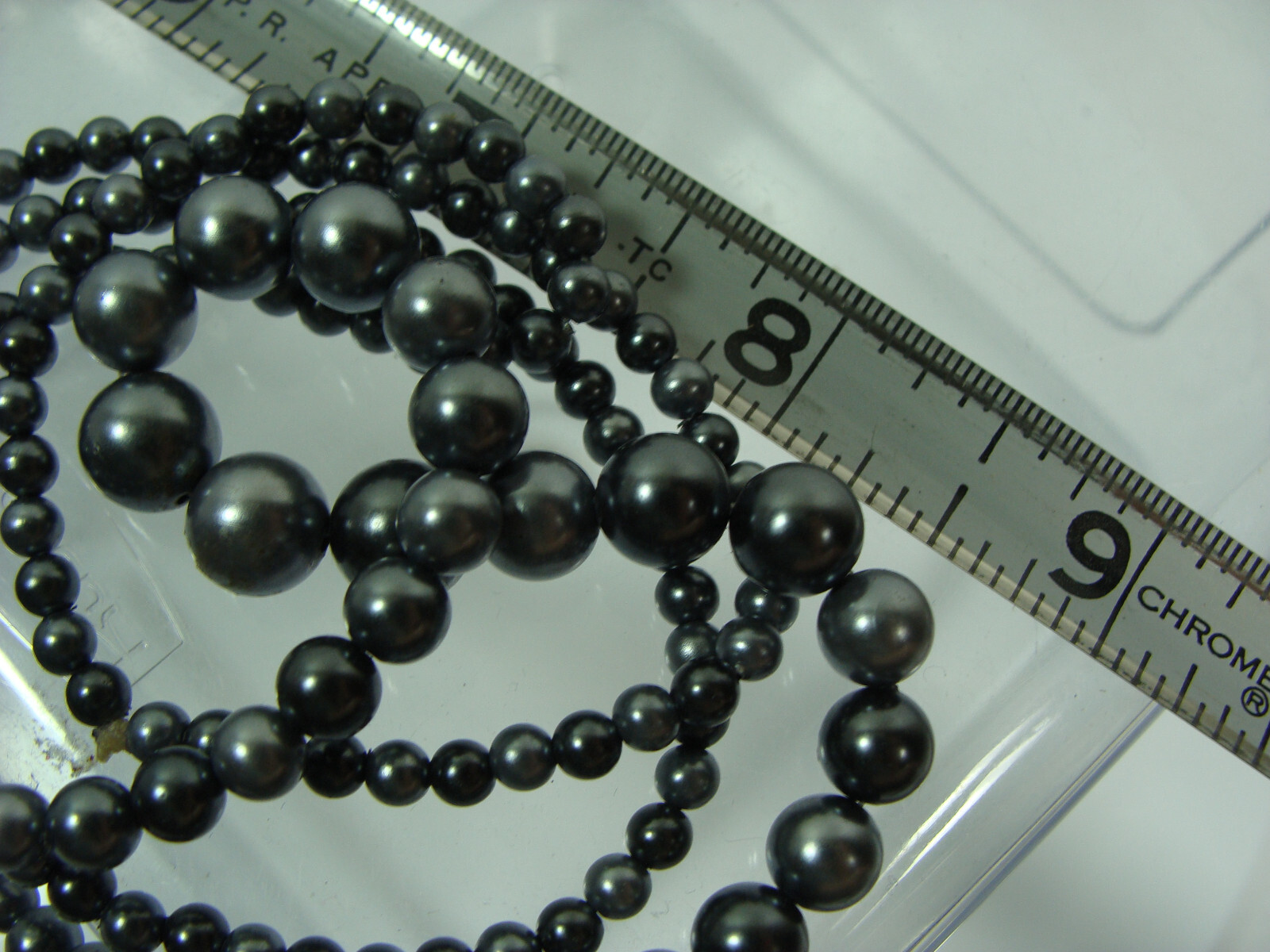 Vtg 2 Tone Gray Faux Pearls Hand Knot Tied Graduating String 27″ Long Necklace