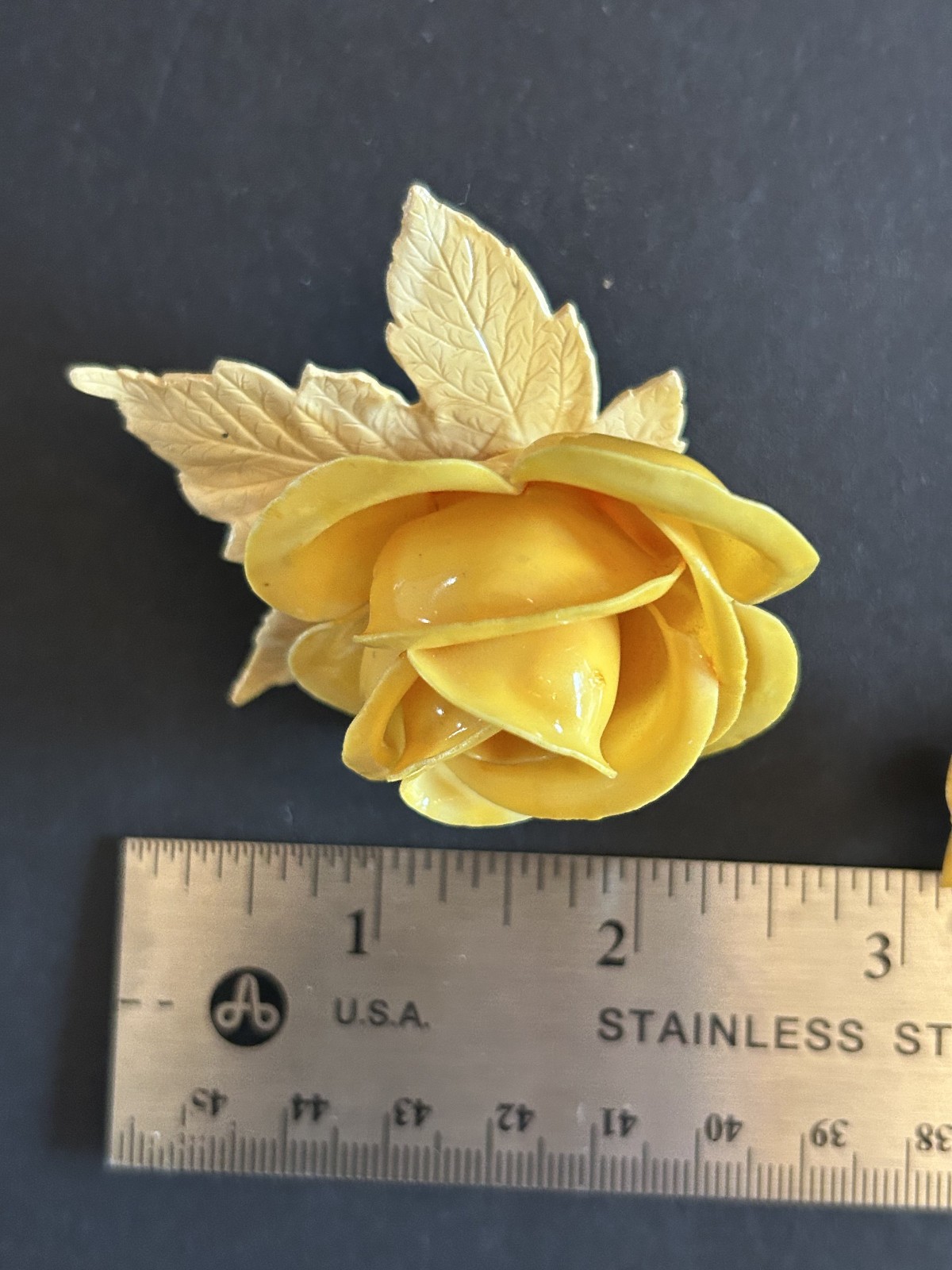 Vintage Mid-Century Yellow Lucite? Brooch and 2 screw-back earrings; all works