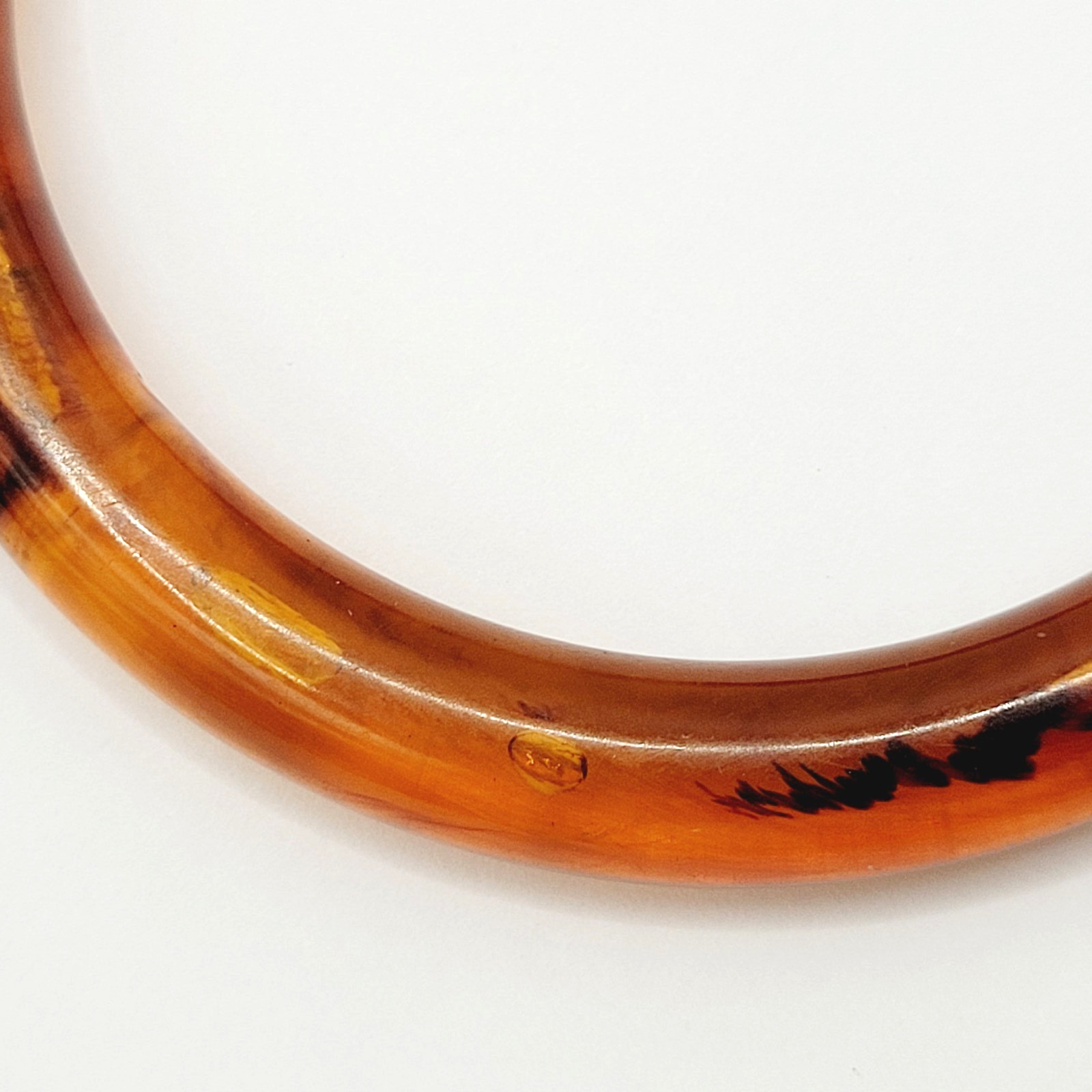 Classic Retro Faux T Shell Acrylic Bangle Bracelet Vintage 1980s with Bubbles