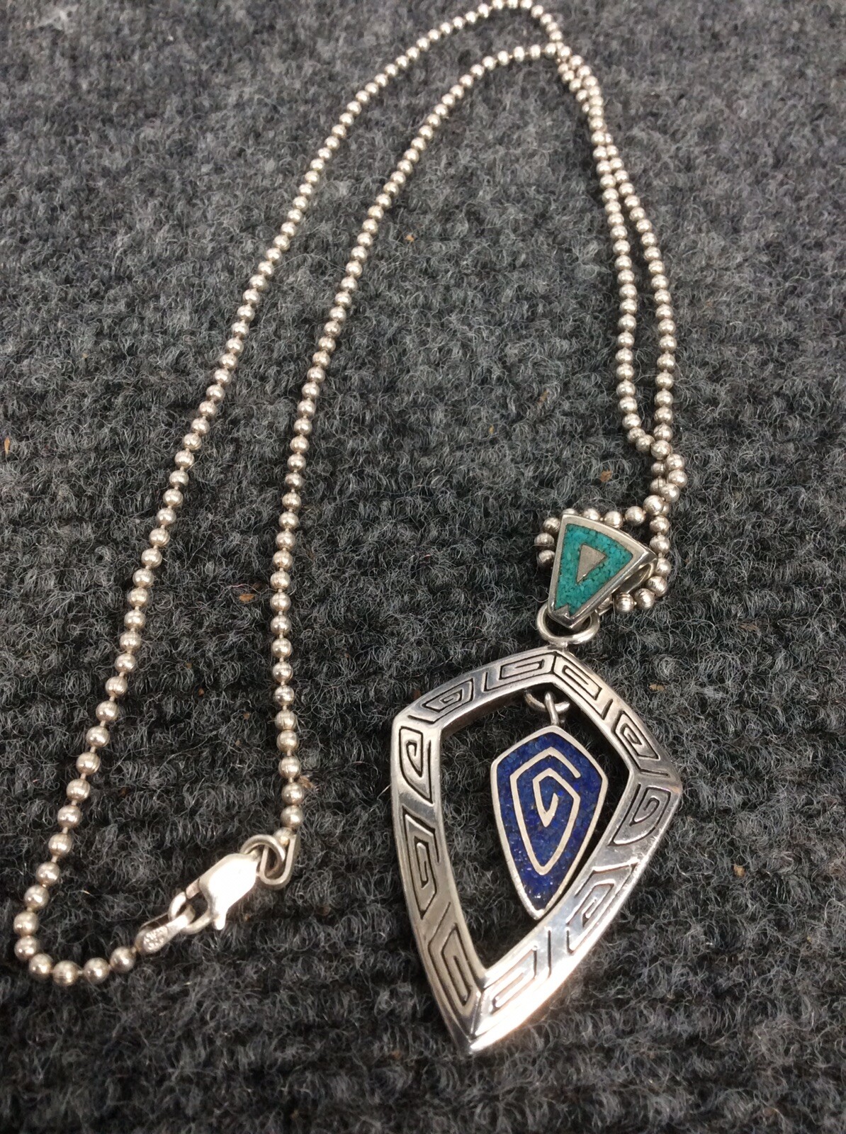 Beautiful Carolyn Pollack sterling silvet 925 stone inlay pendant necklace