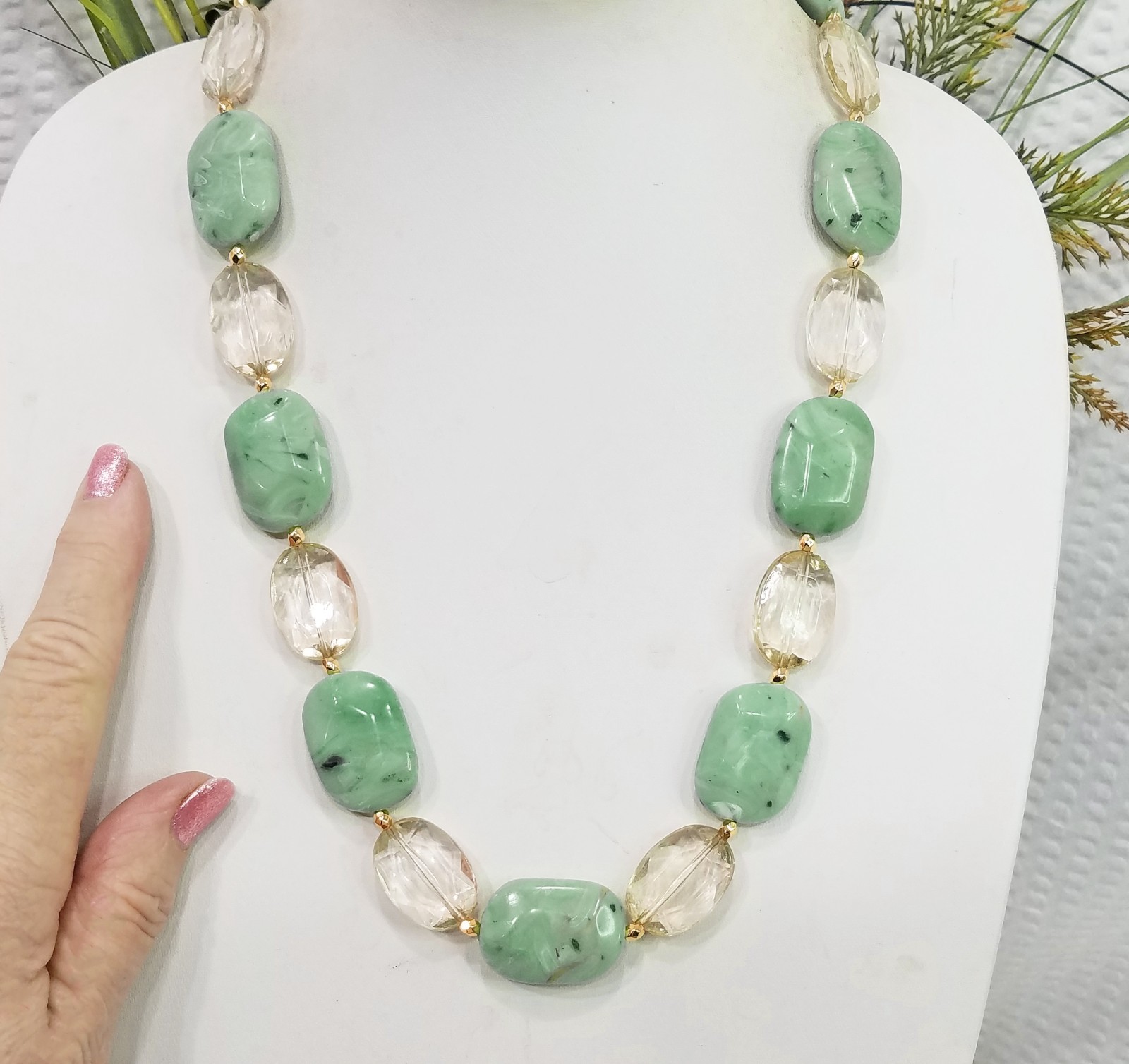 Vintage Chunky Celadon Green & Clear Acrylic Crystal Bead Gold Tone Necklace