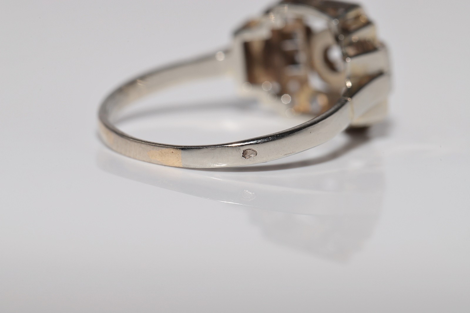 Antique Circa 1920s Art Deco Handcrafted 18k Gold Natural Diamond Ring