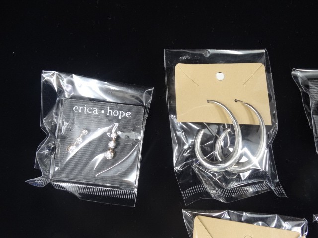 Lot of 11 Pre-Owned .925 Silver Pierced Earrings Packaged & Priced by Weight 44g