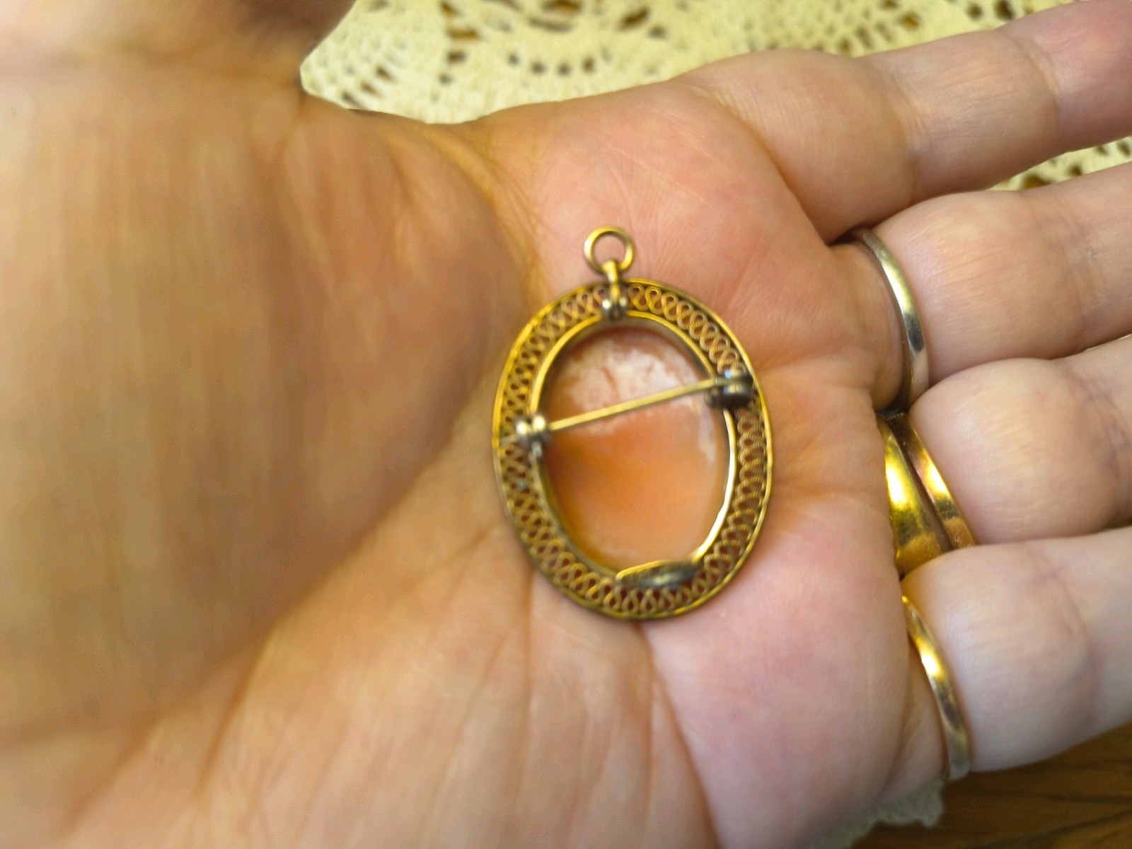 1/20 12kt Gold Filled Vintage Cameo Pendant/Brooch 1.25 X 1 Inch