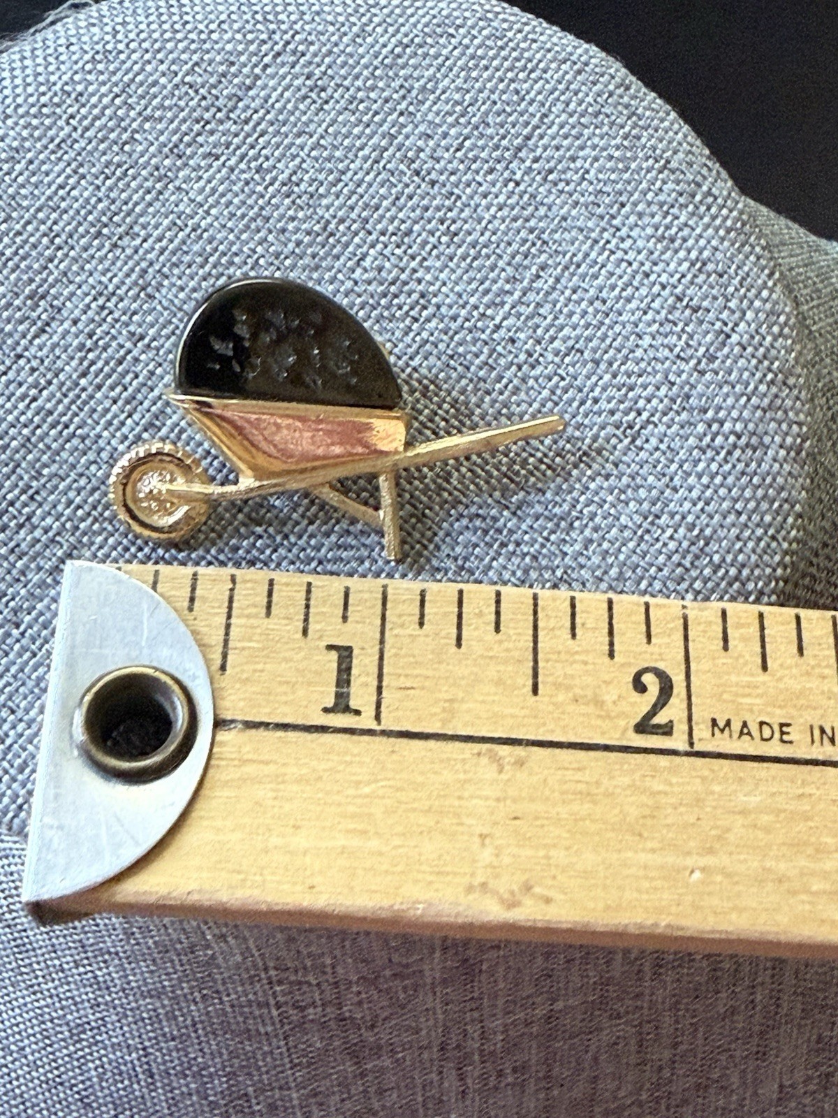 Vintage Mini Wheelbarrow Brooch Pin With Coal Gold Tone Art To Wear Whimsy