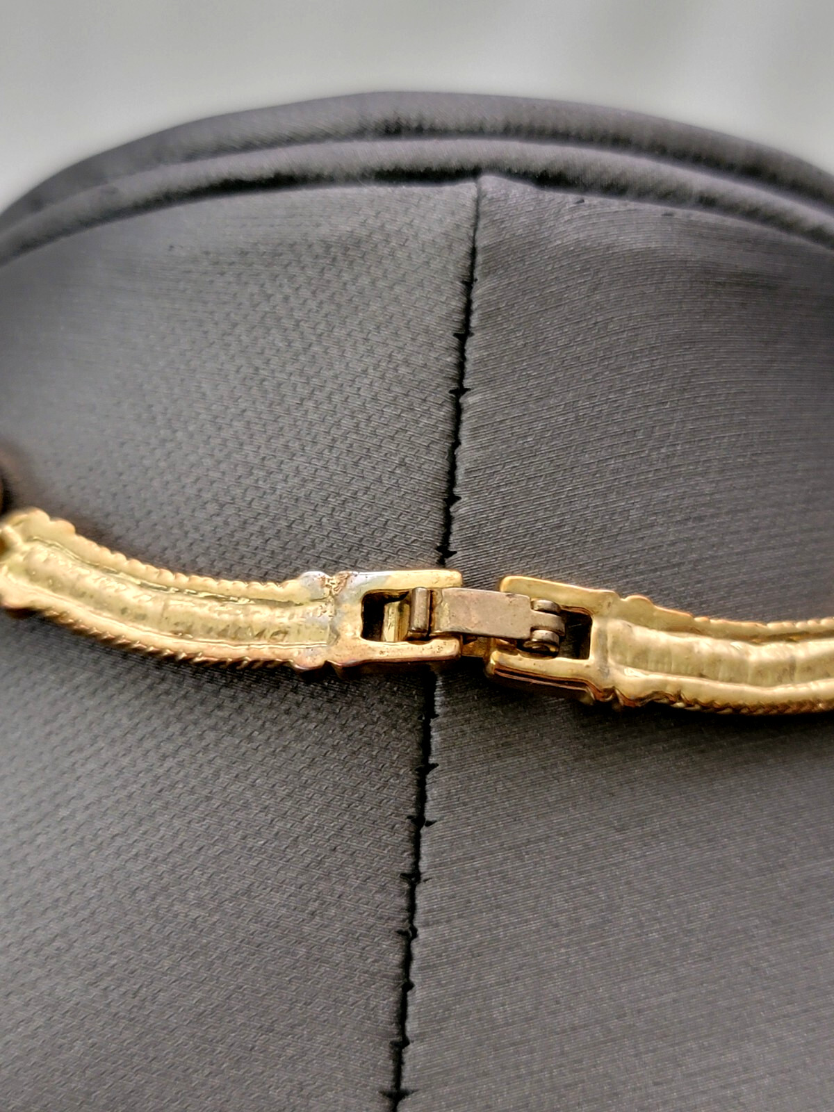 Vintage Gold Tone Segmented Bar Links Rhinestone Collar Necklace 16″ L