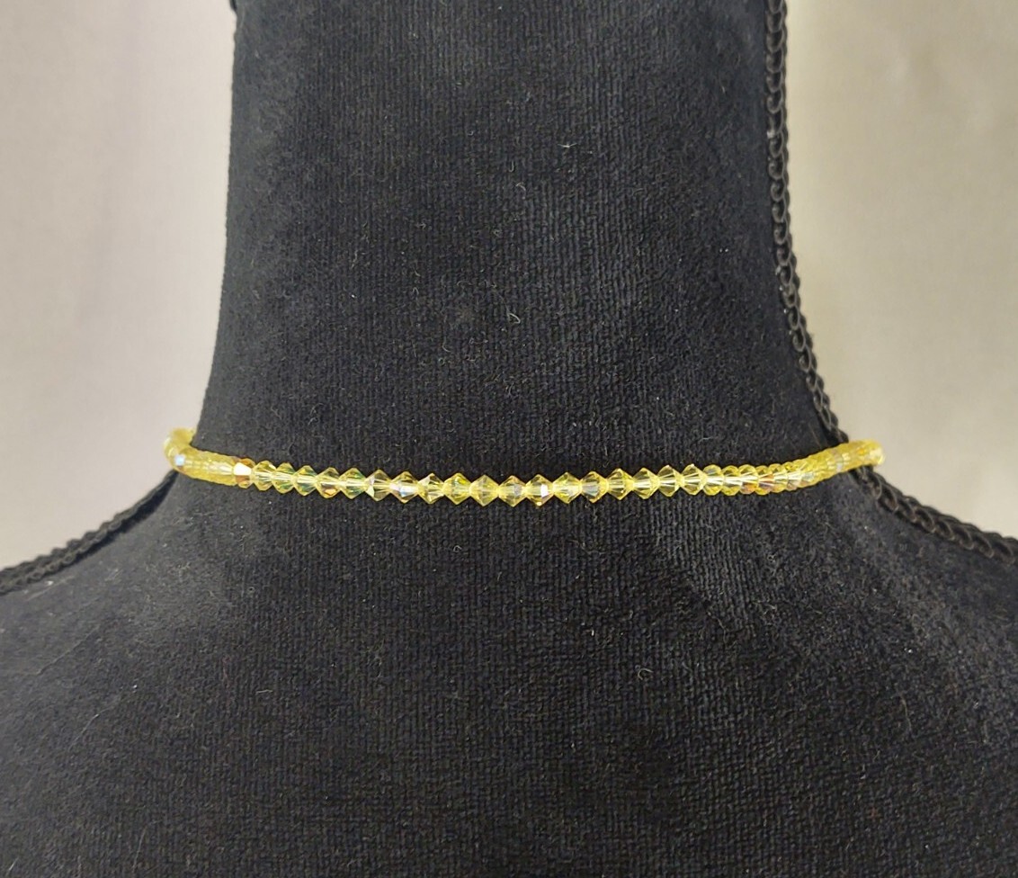 Vintage Yellow Faceted Beaded Stretch Choker Necklace Women’s Costume Jewelry