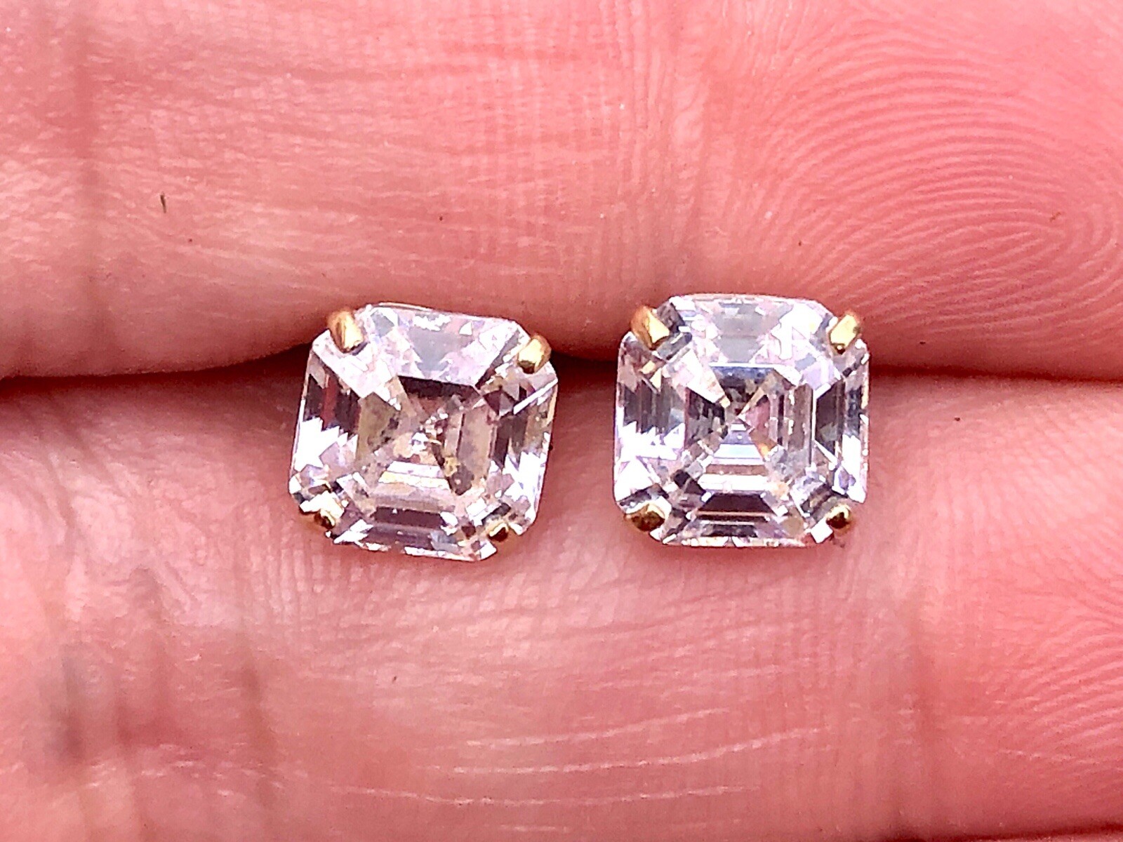 Vtg 14k Cushion Cut 7mm AAA CZ Stud Earrings- Amazing Sparkle Signed 1.6g