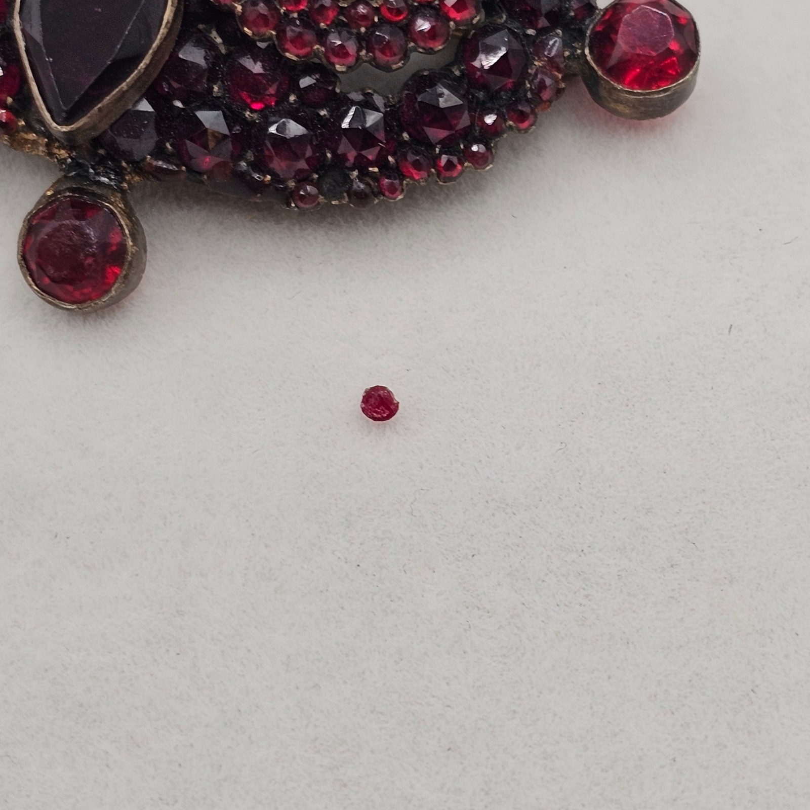 Vtg Bohemian Czech Garnet Brooch Deep Red Victorian Style Floral Cluster 2.5″