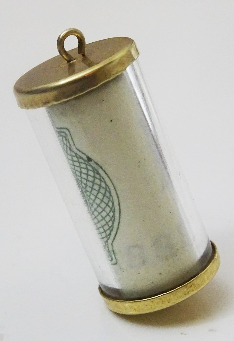 Vintage Rare 9 karat gold 1 Shilling Emergency Note Charm
