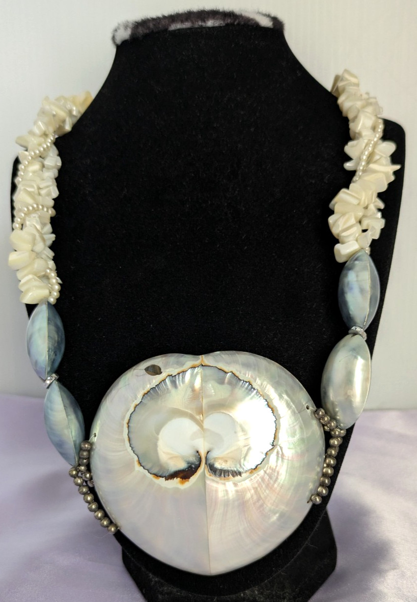 Vintage Pearlized Ammonite Heart Shaped Fossil Beaded Stone & Pearl Necklace 22″