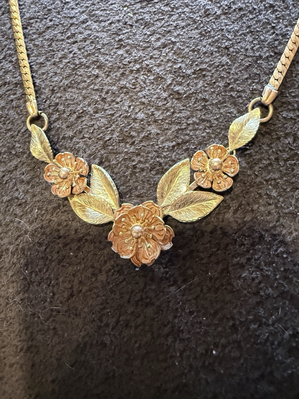 Krementz 1/20 12K GF 2 tone necklace Flower necklace Approx 16” V Necklace