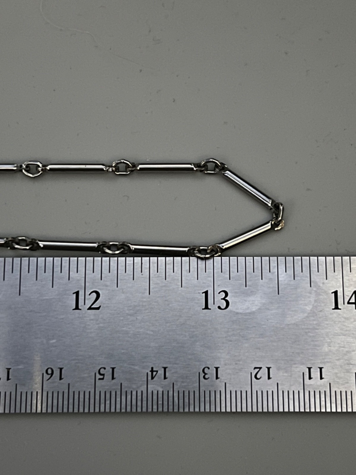 Vtg Silver-tone Bar-link Chain Necklace w/ Intricate Cut-out Circular Stations
