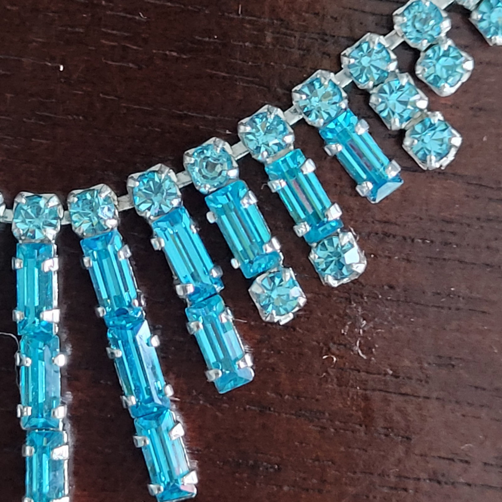 Vtg Art Nouveau Light Blue Aquamarine Teal Rhinestone Dangle Fringe Necklace 15″