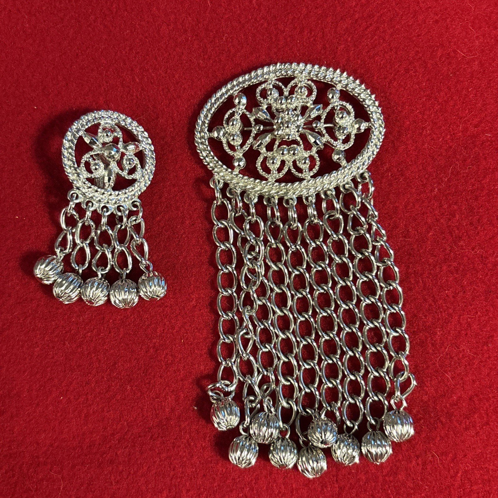 Vintage Sarah Coventry Silver Tone Filigree Chain Fringe Brooch Earrings Set