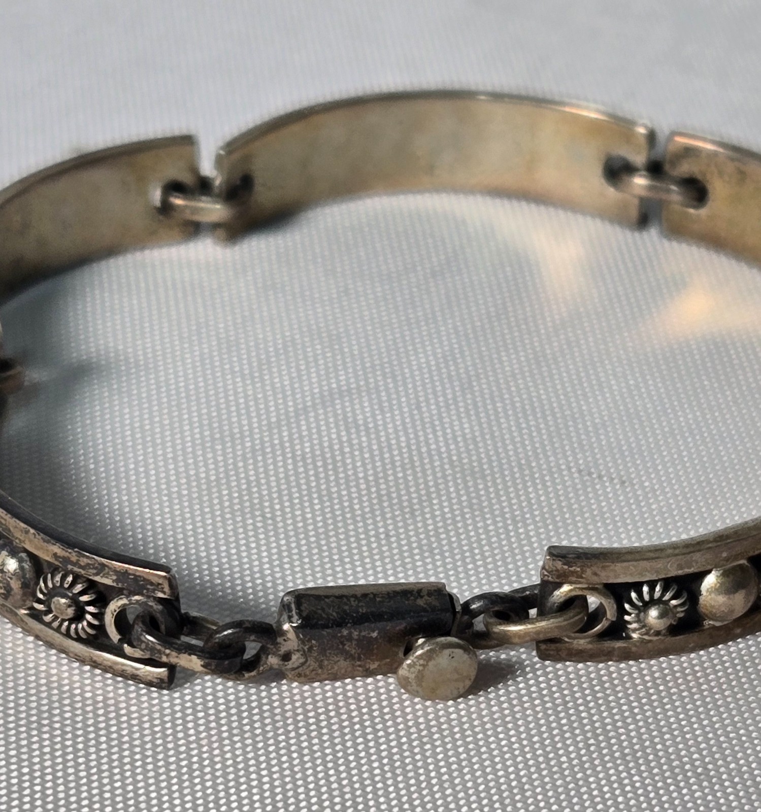VINTAGE 925 Silver Hinged Bangle Bracelet w/Floral Designs & Embellishments