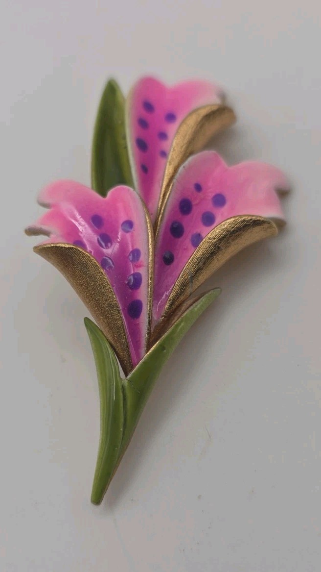 Vintage Corocraft Enameled Pink Purple Lily Orchid Retro Brooch Gold Tone Signed