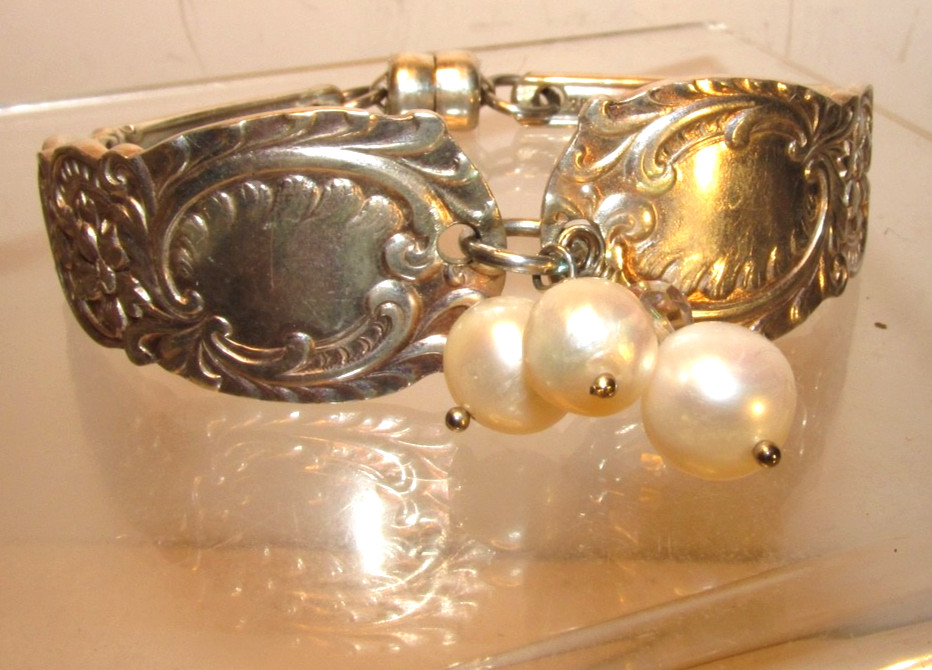 Wonderful Vintage Silver Plate Spoon Bracelet W/ Magnet Clasp 6.5” length
