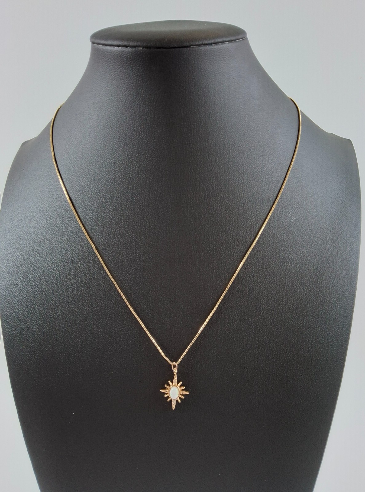 vintage gold tone opal pendant north star 3/4″ 18″chain necklace