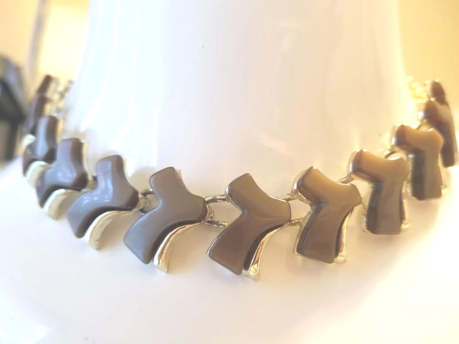 Choker Gold Tone Brown Seven Necklace Extender With Artichoke Retro Fun Vintage