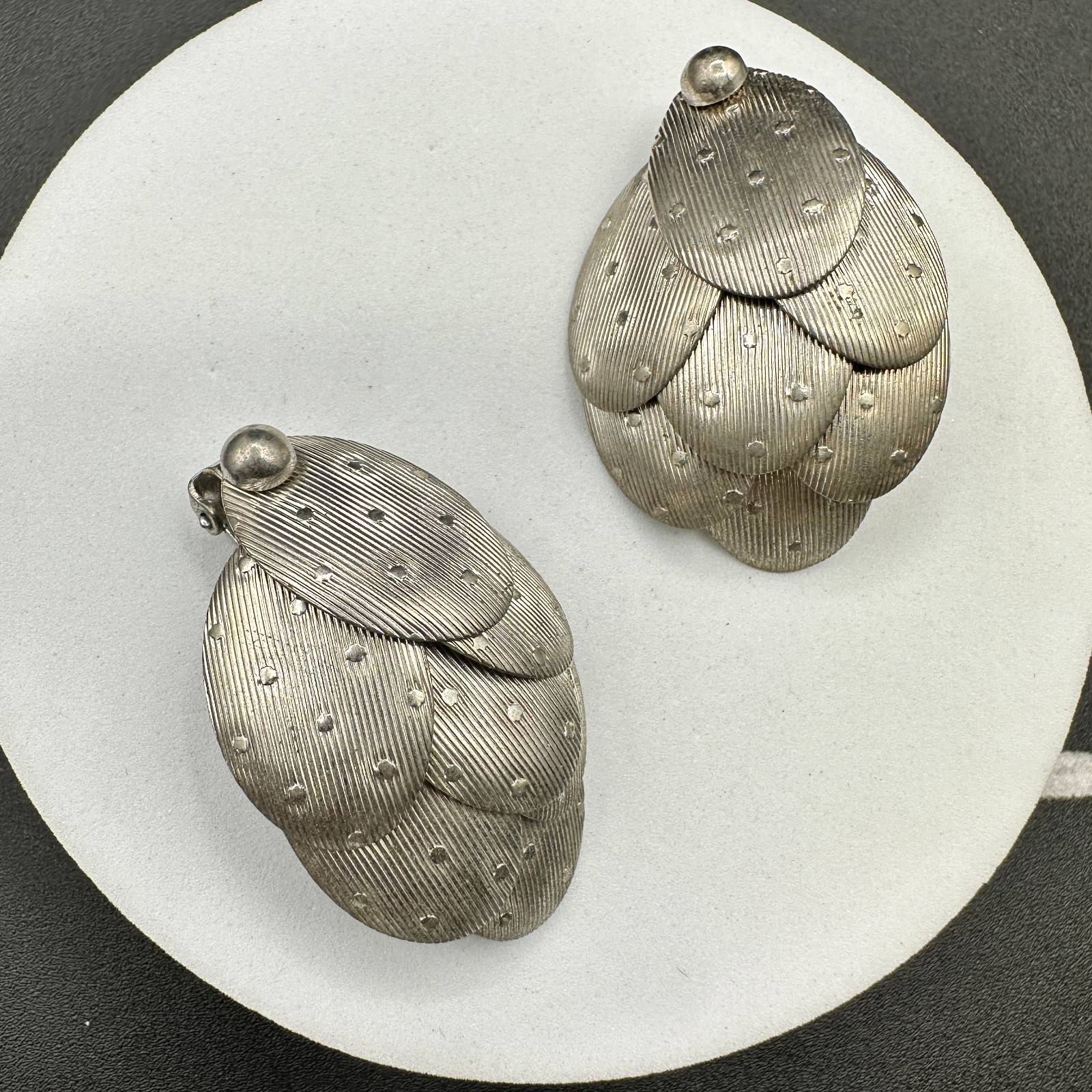 VTG Silver Tone Layered Leaf Clip On Earrings Textured Statement Jewelry