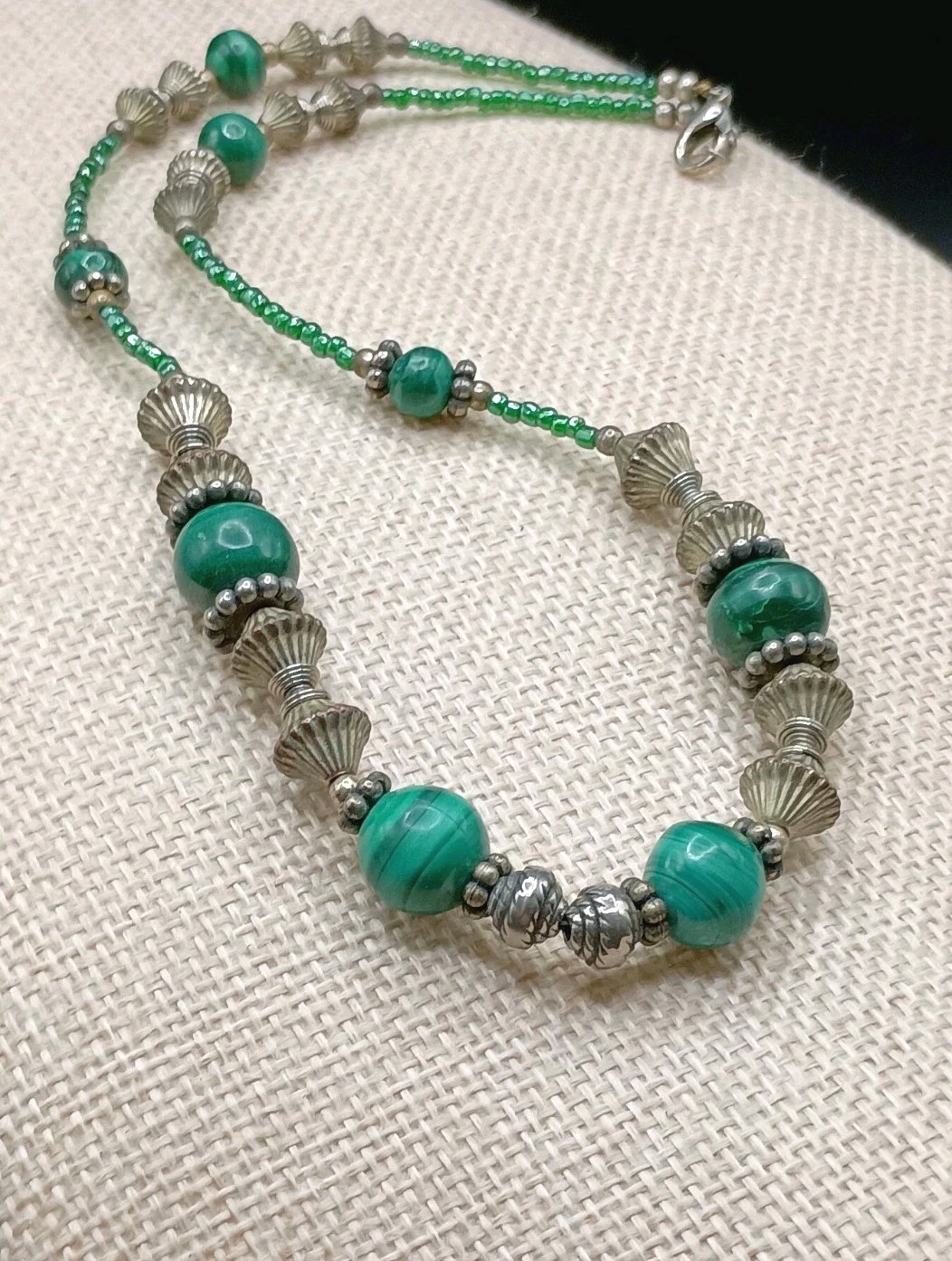 Vintage Green Malachite Beaded Necklace Southwestern Silver Tone Bicone Mexico