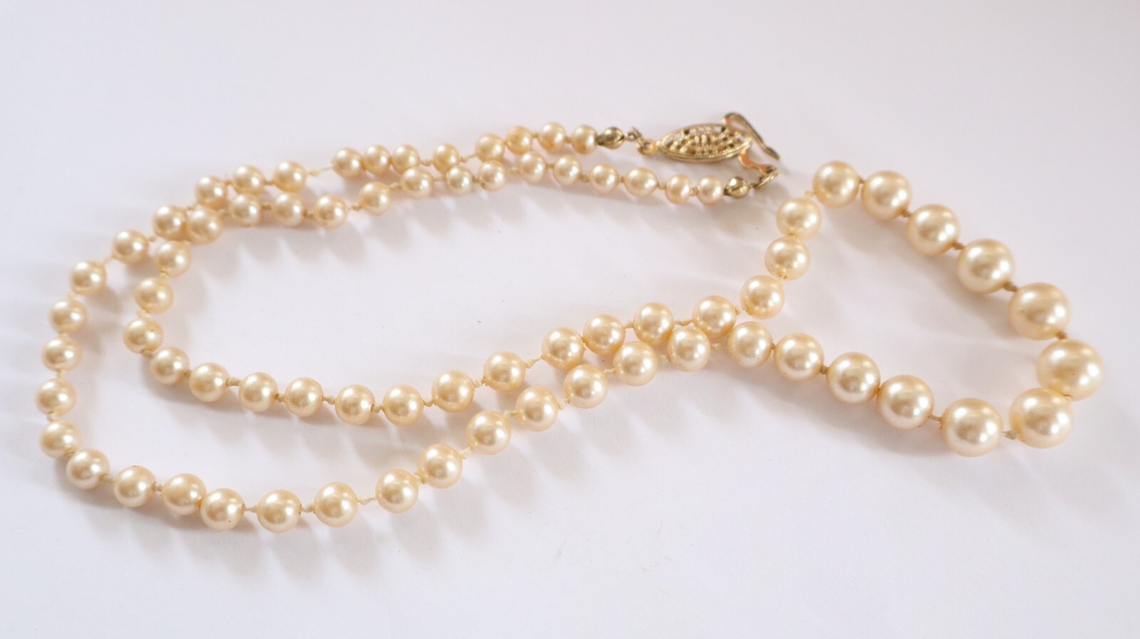 Vintage PEARL NECKLACE STORAGE AUCTION FIND LOT 8 AVON K