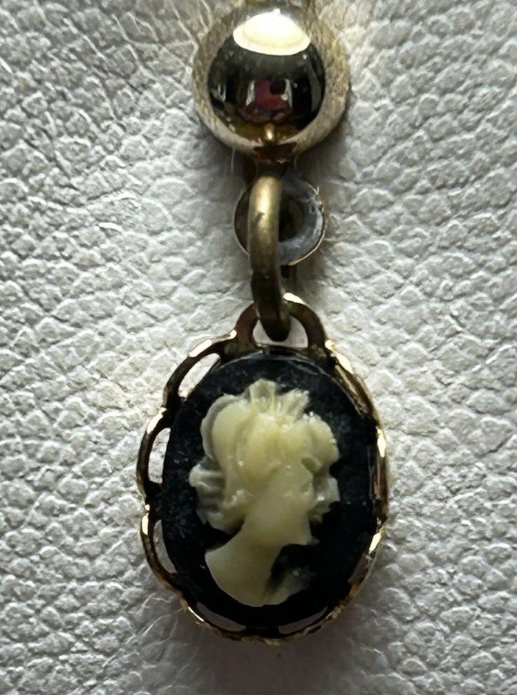 VTG Cameo Earrings Petite Drop Dangle Black And White Gold Tone Dainty Feminine
