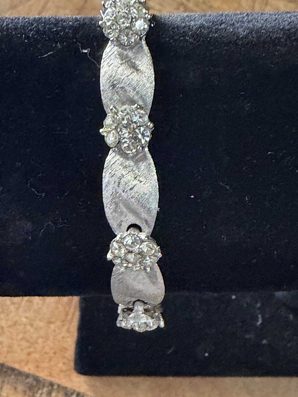 Elegant Vintage Trifari Silver Tone Bracelet with White Rhinestones 7” 1960’s