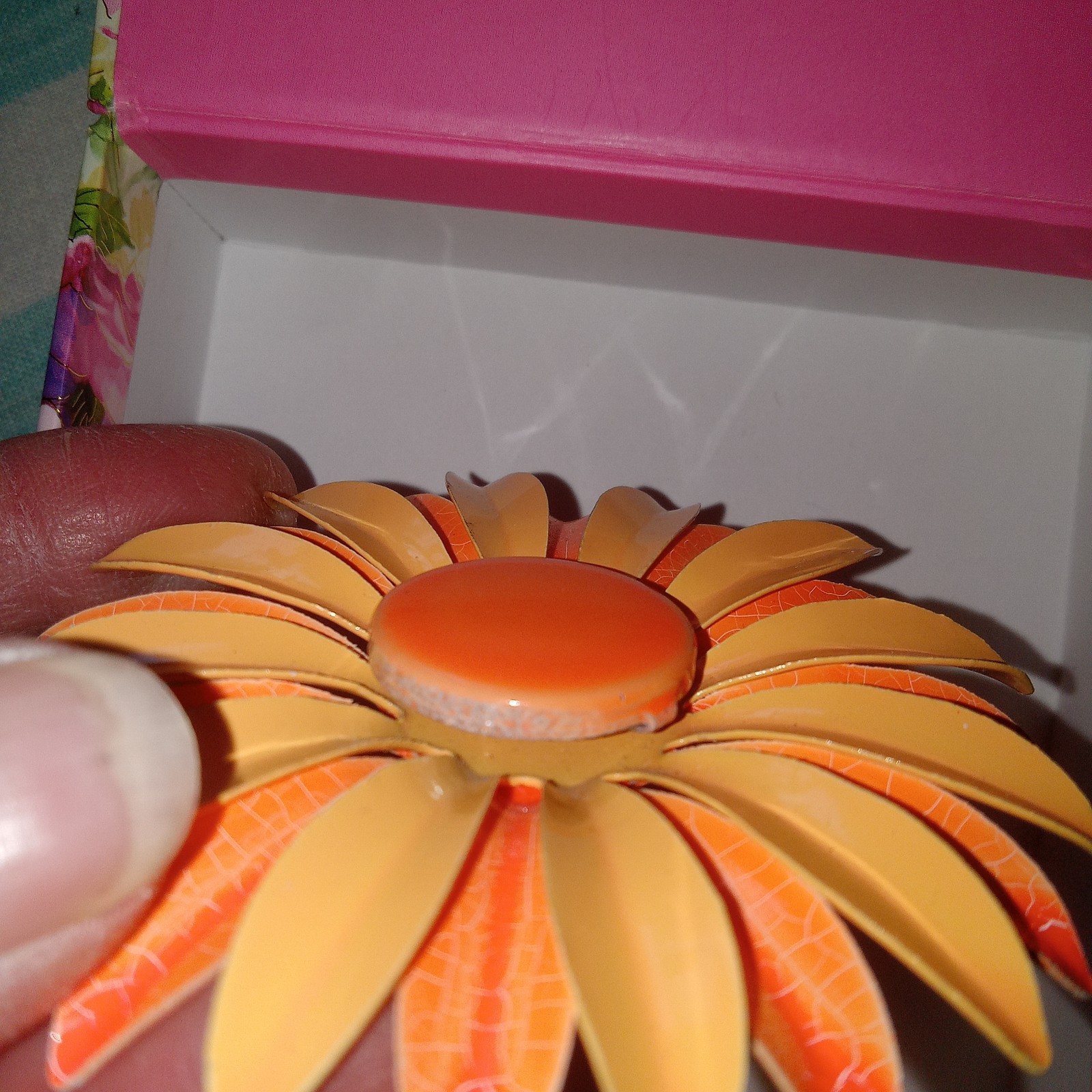 Vintage Retro 70’s Flower Power Coral Enamel Daisy Brooch