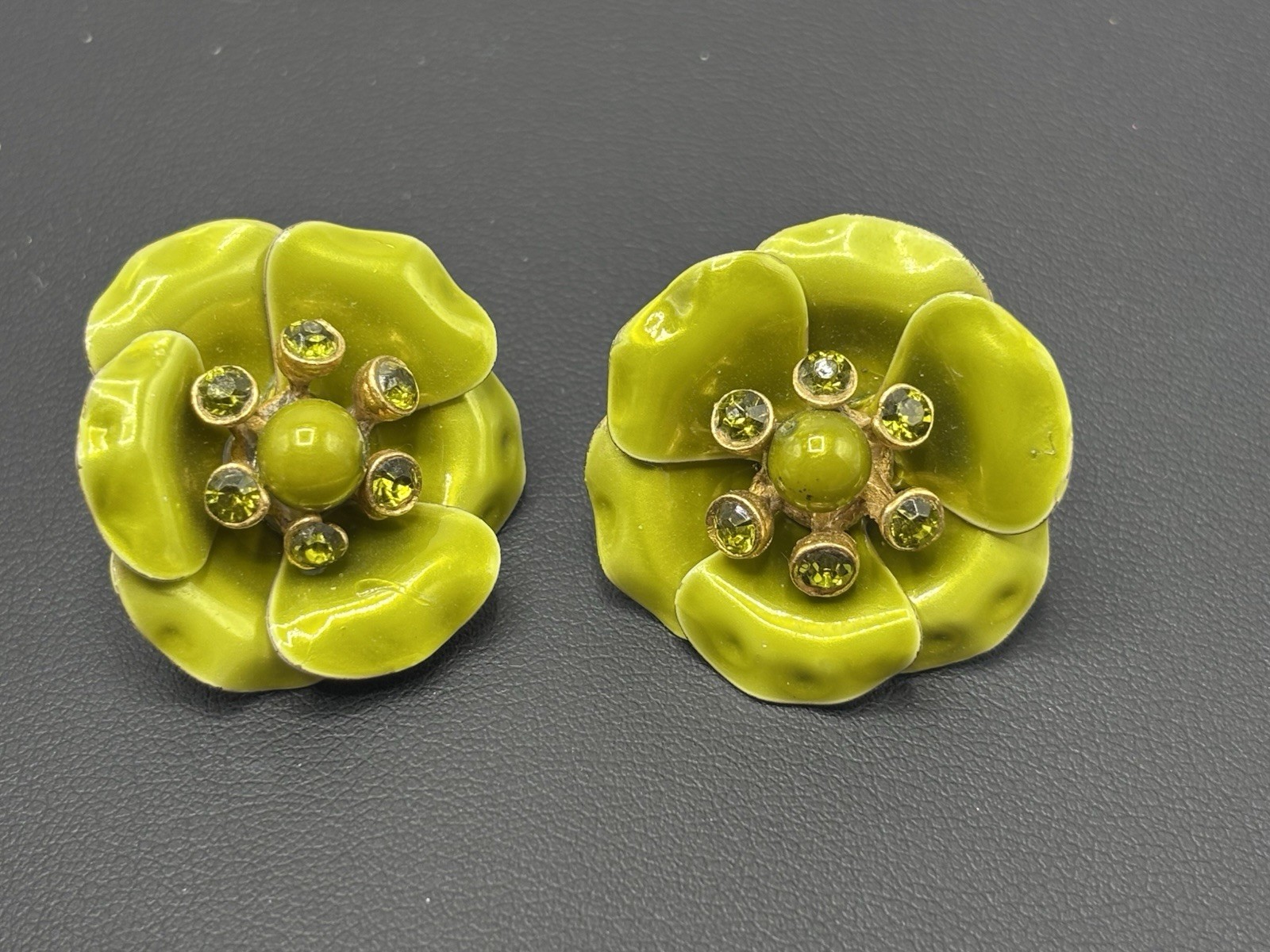 Lime Green Enamel Flower earrings Clip 1960s Rhinestone Fashion Jewelry Vtg