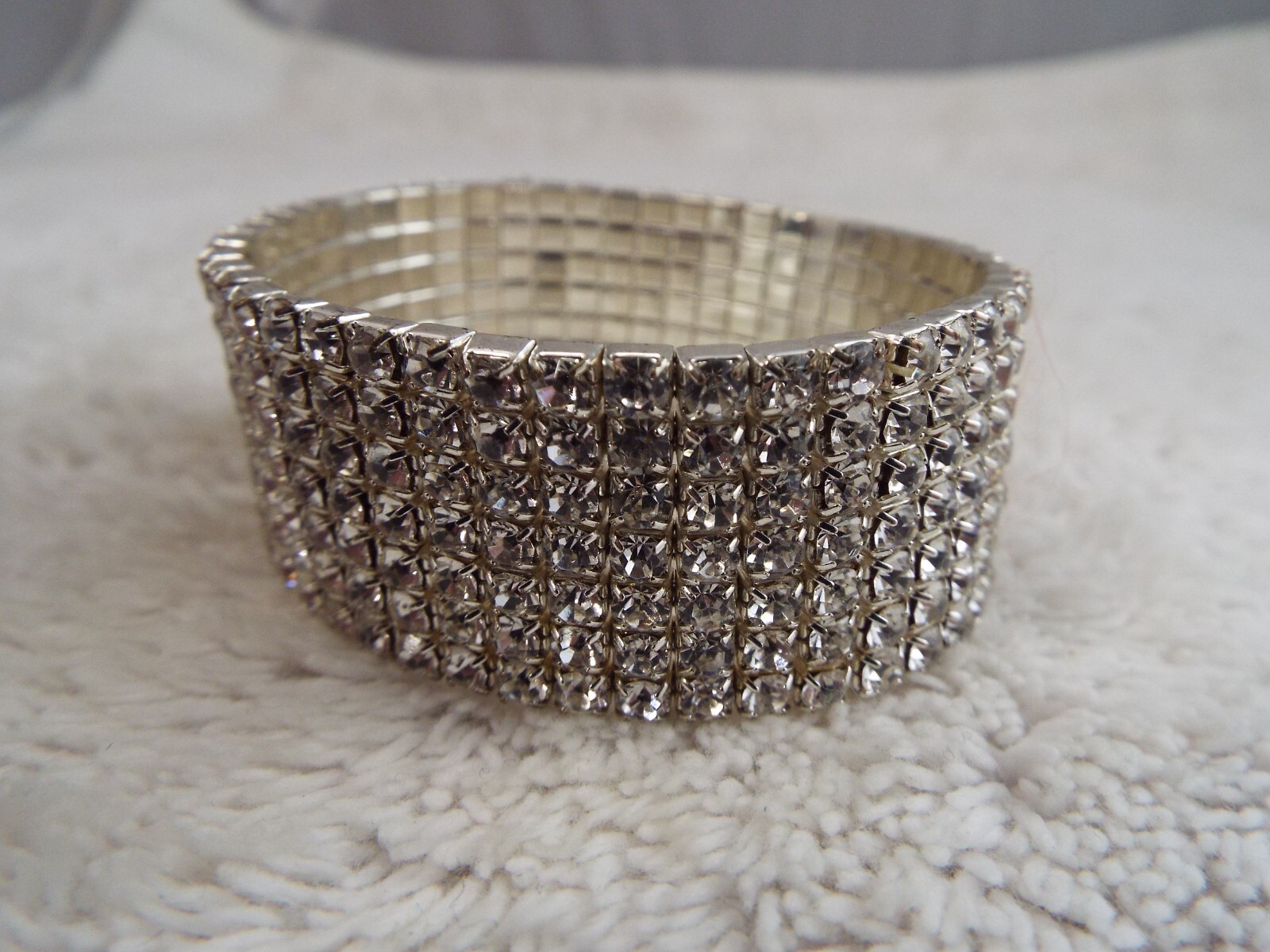 Silvertone Rhinestone Band Stretch Bracelet (F16)