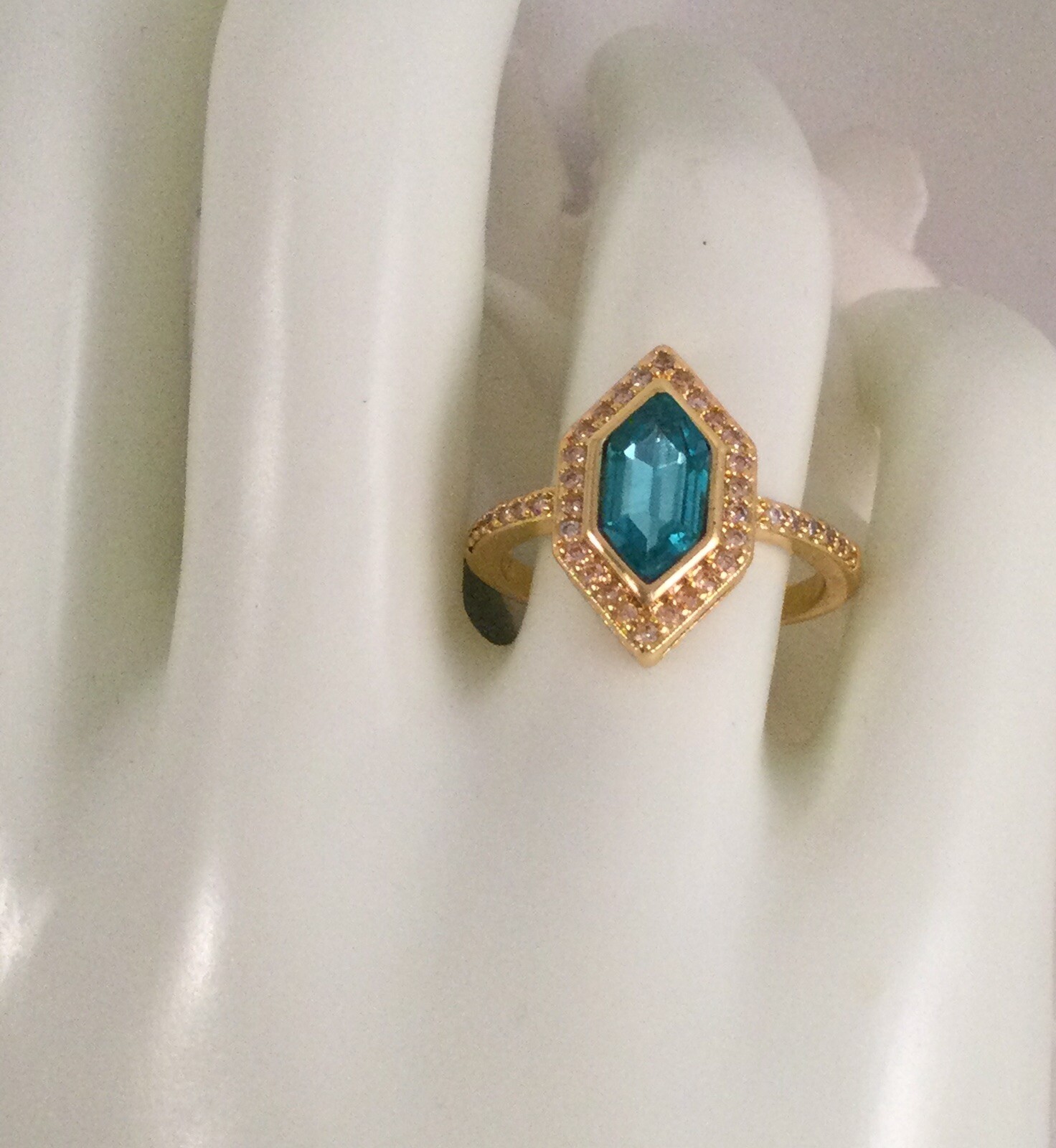 Vintage Jewellery Gold Ring London Blue Topaz White Sapphires Jewelry size 6.5