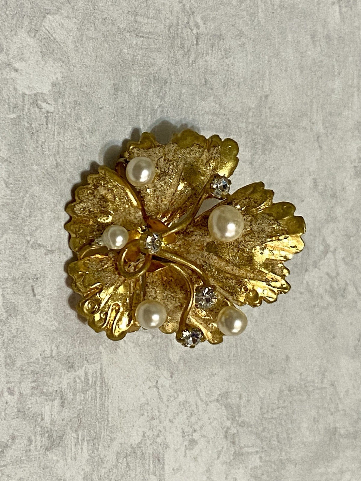 Vintage Gold Tone Brooch Leaf Clear Rhinestones & Pearls Made In Austria
