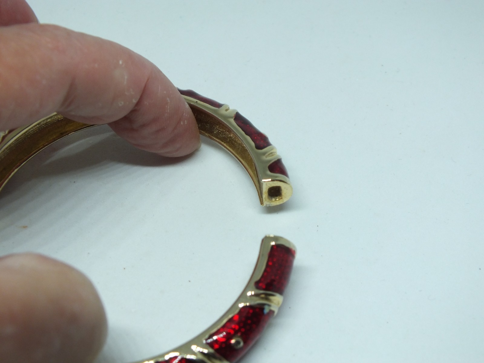 Beautiful Clamp Bracelet Gold Tone Red Enamel Clear Rhinestones 3/8″ W x 2 1/4