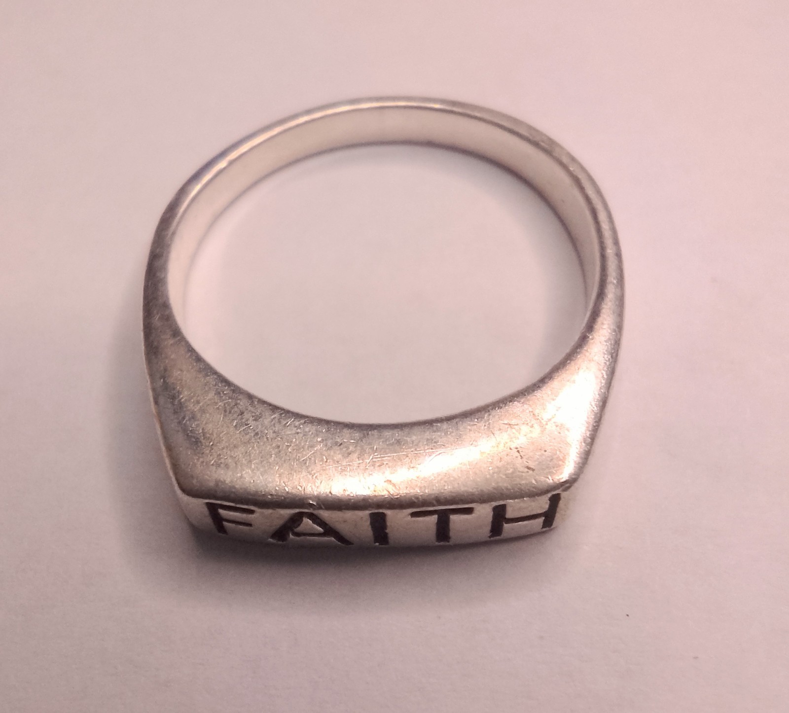 925 Sterling Silver Vintage Faith Stamped Square Dome Band Ring Sz 8