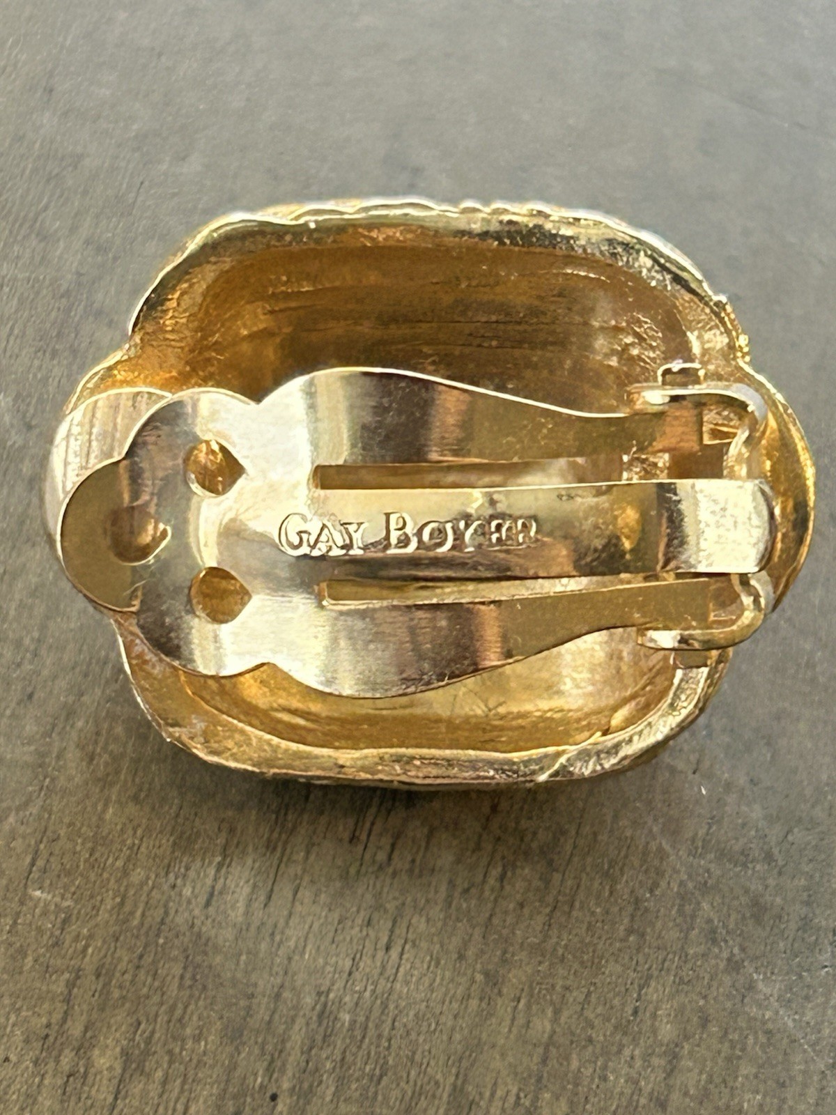 Gay Boyer Goldtone Gold Shell Dome Clip On Earrings y2k 90s 80s Chic Statement