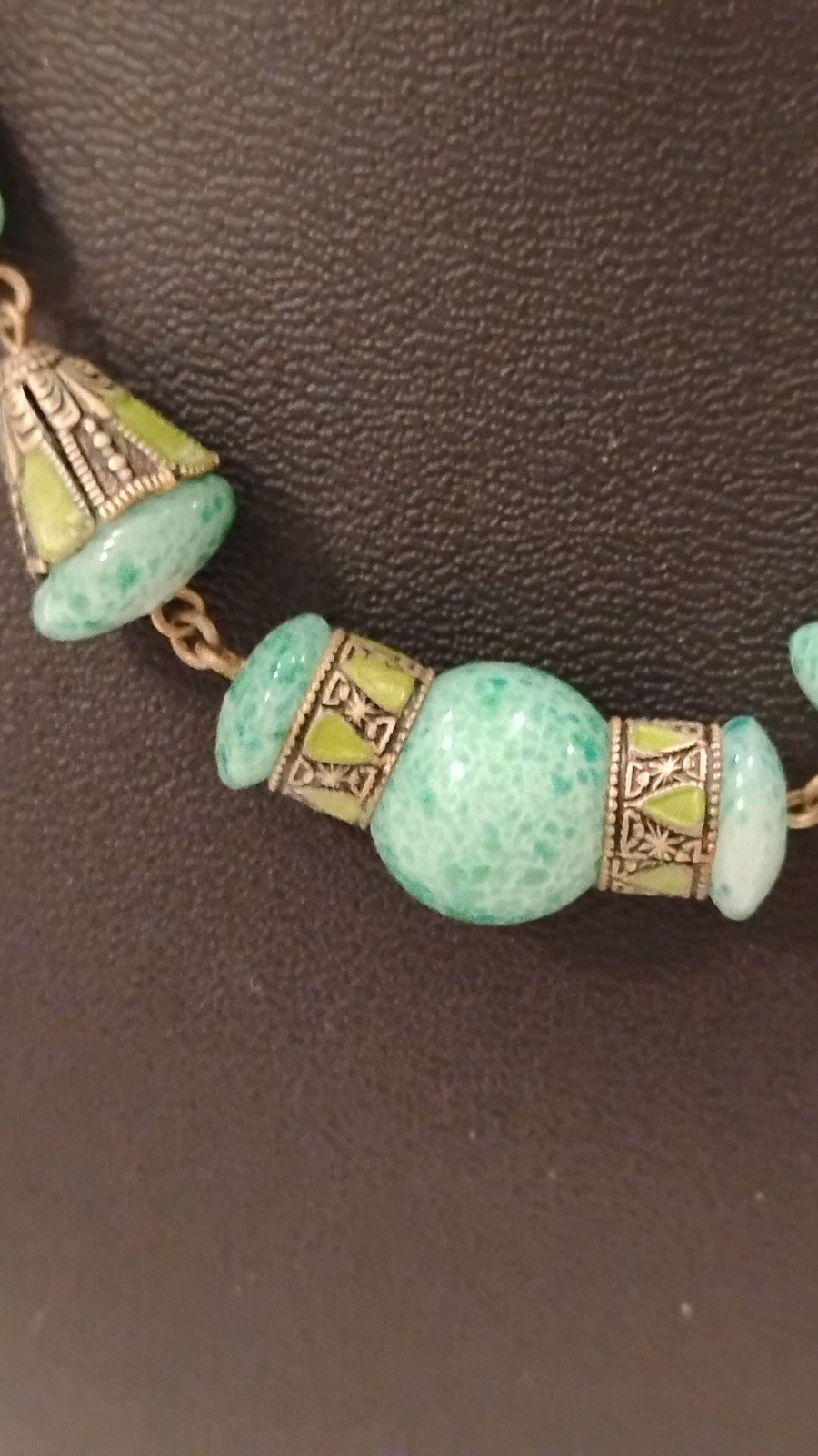 NEIGER BROS. ART DECO CZECH GREEN PEKING GLASS BEAD NECKLACE 16″