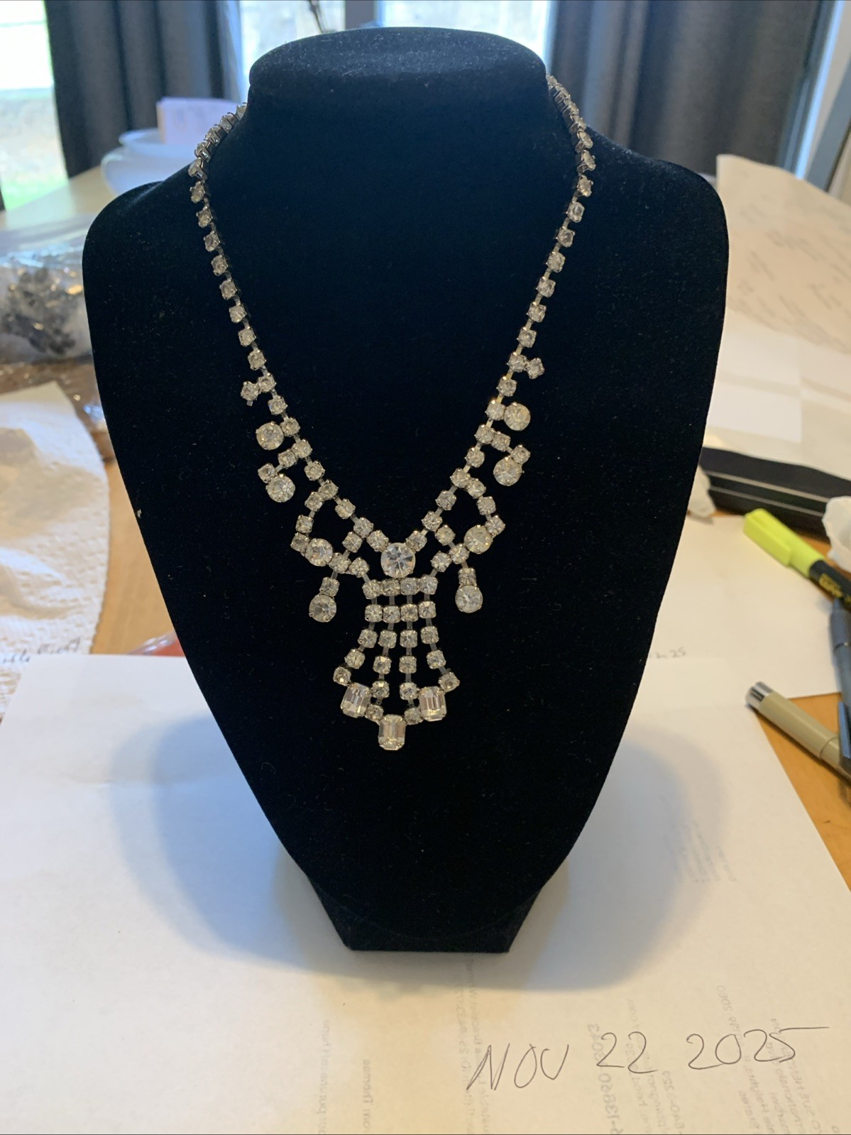 VTG Rine Stone Necklace Prong Set Stones Unbranded 16” Quite Beautiful