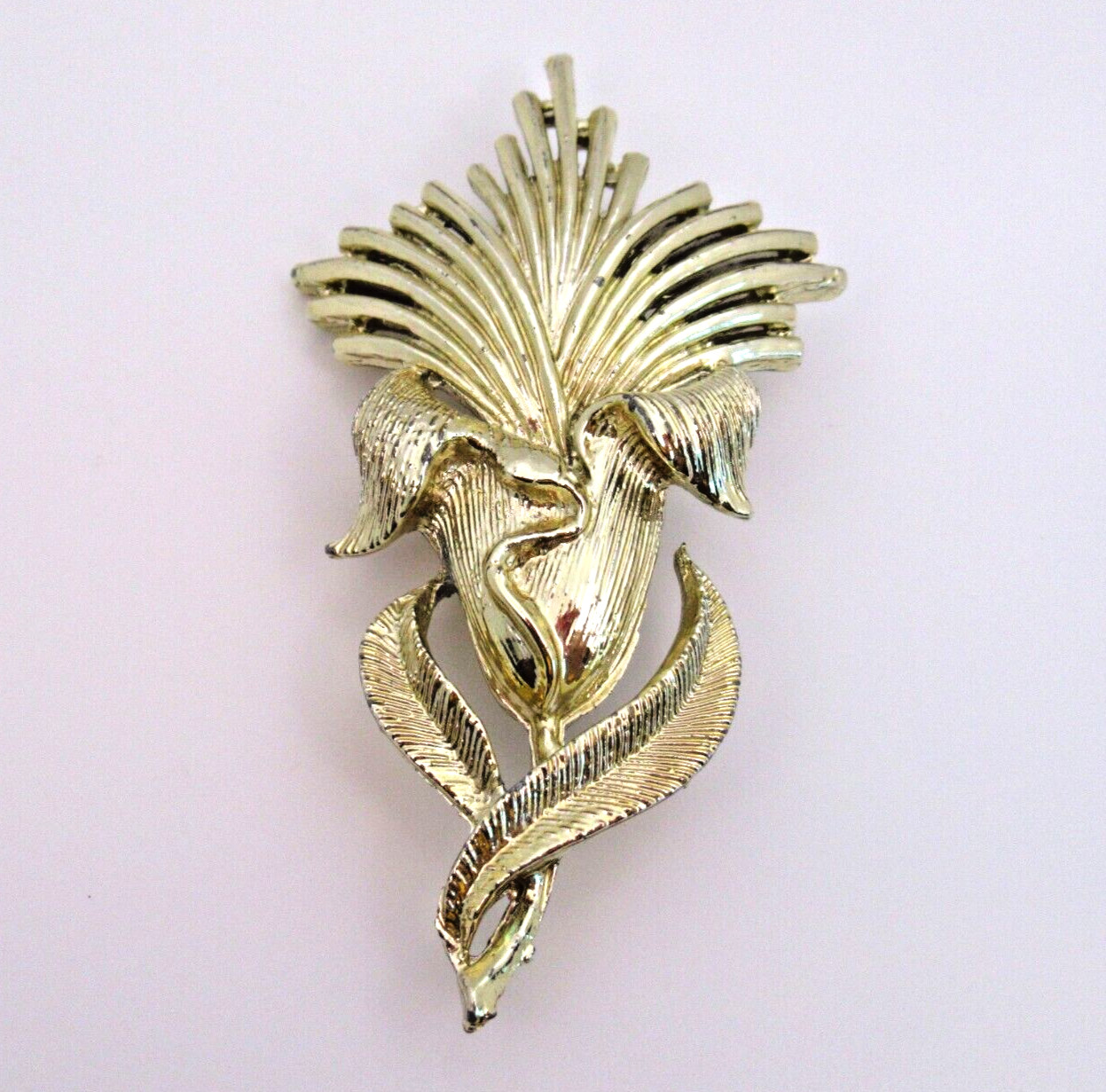 Vintage Gold Tone Flower Brooch Detailed Artistic Floral Design