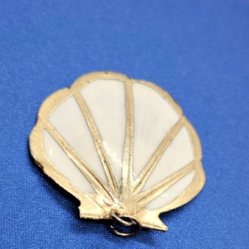 Vintage Mother of Pearl Scallop Shell Pendant Gold Tone Gilded Sea Shell 1.5”