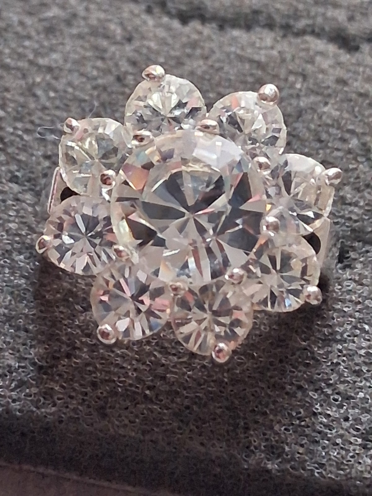 VTG Daisy/sunflower clear rhinestone cluster silverplated cocktail ring. SZ 5.5