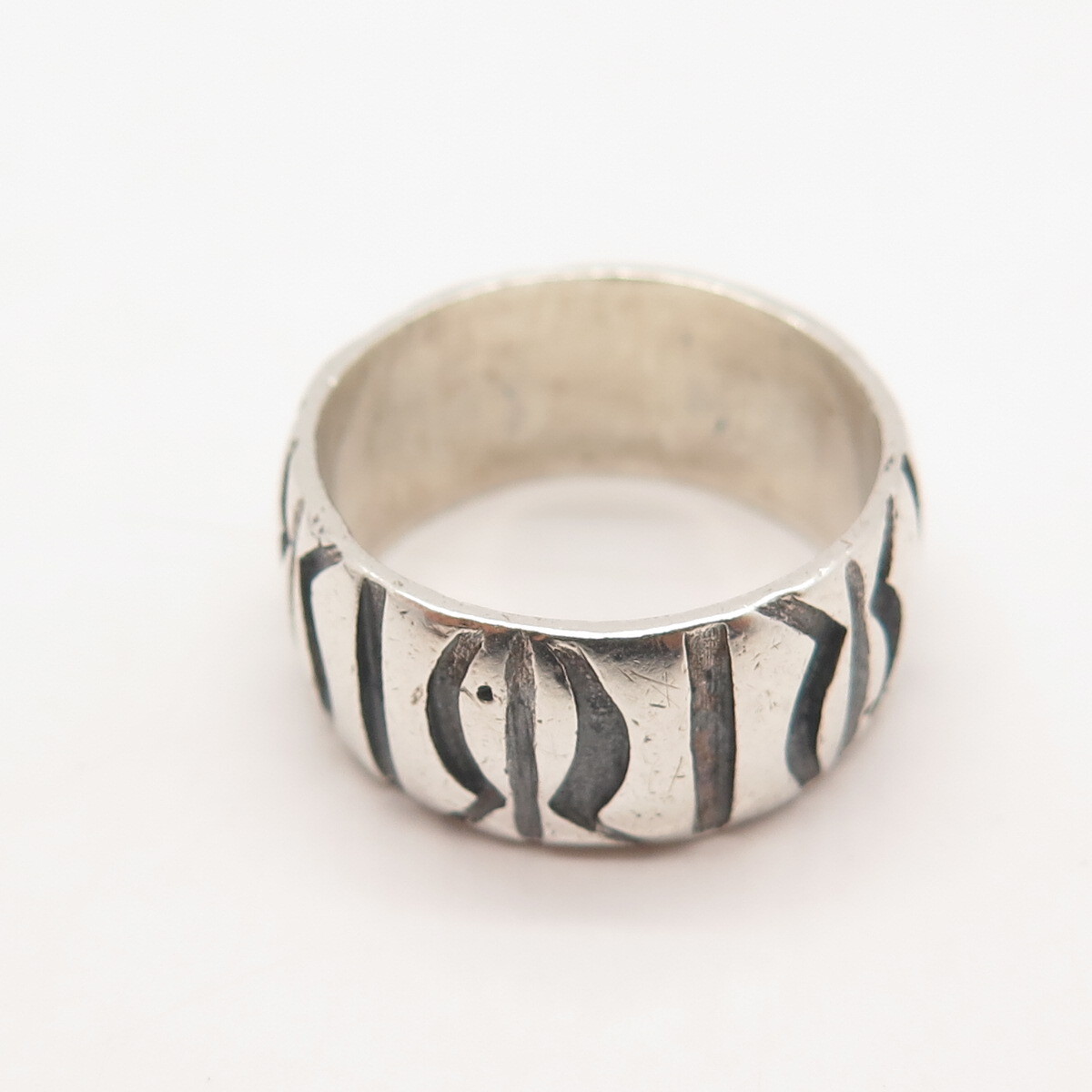 980 Silver Vintage Tribal Band Ring Size 9
