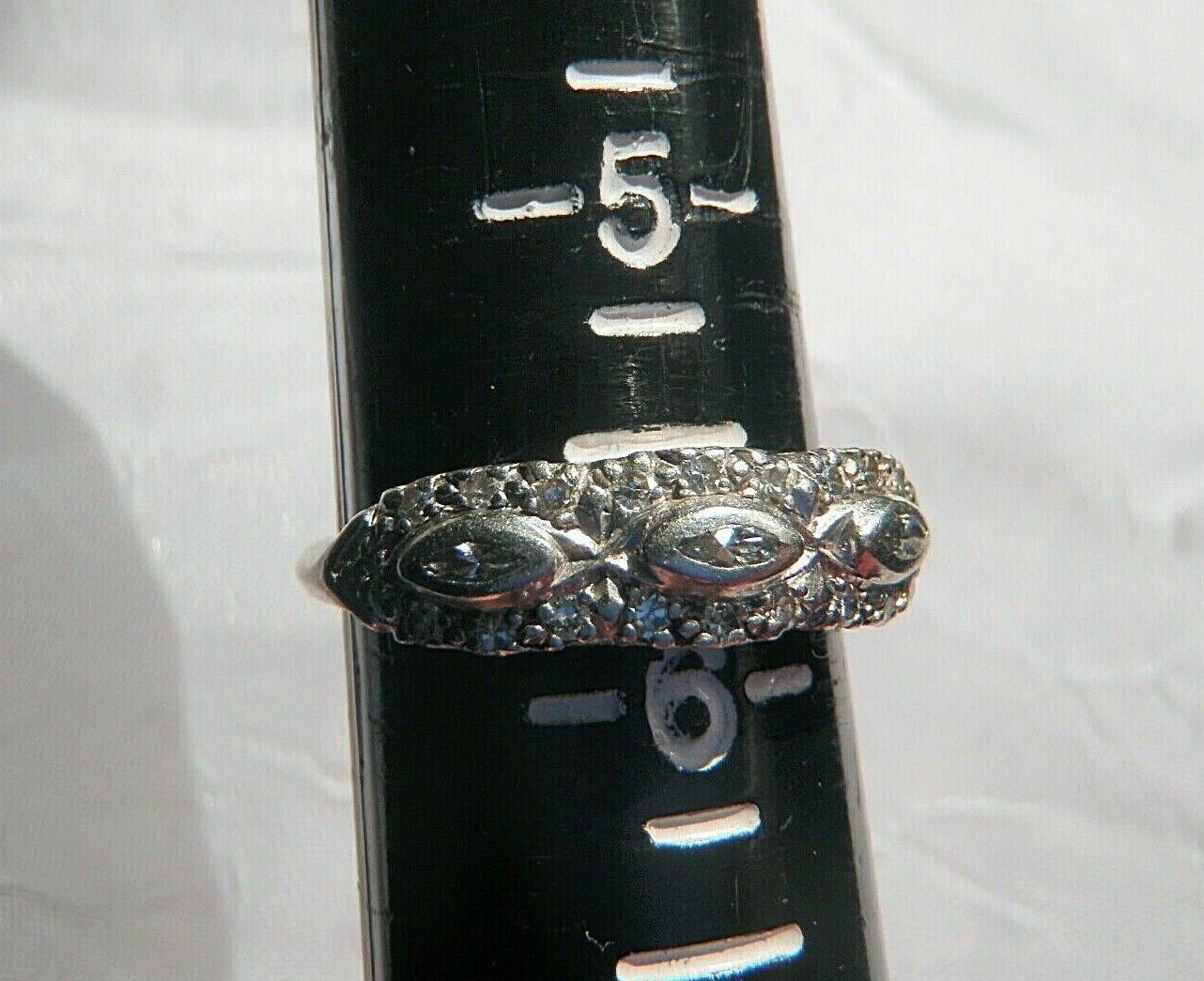 RARE LOVELY ART DECO ANTIQUE PLATINUM DIAMOND WEDDING BAND or RIGHT HAND RING!