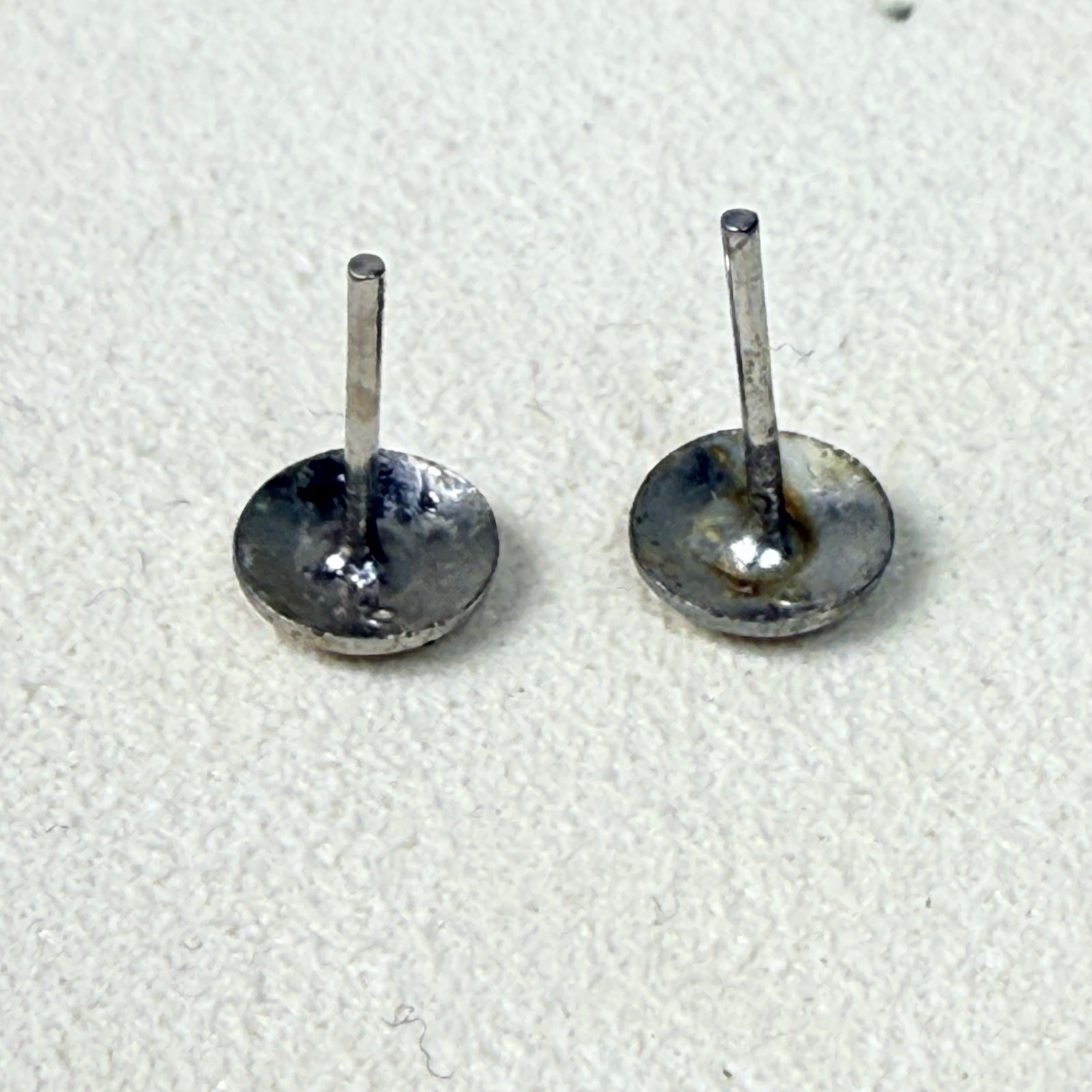 Vintage 60s 70s Tiny Circle Four Leaf Clover Stud Post Earrings Silver Tone