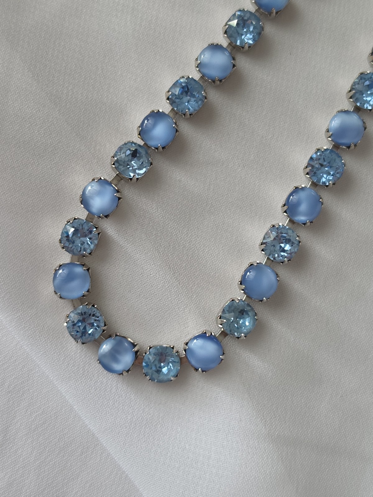 1960s Blue Moonstone Glass Rhinestone Choker Necklace 16″ Silvertone