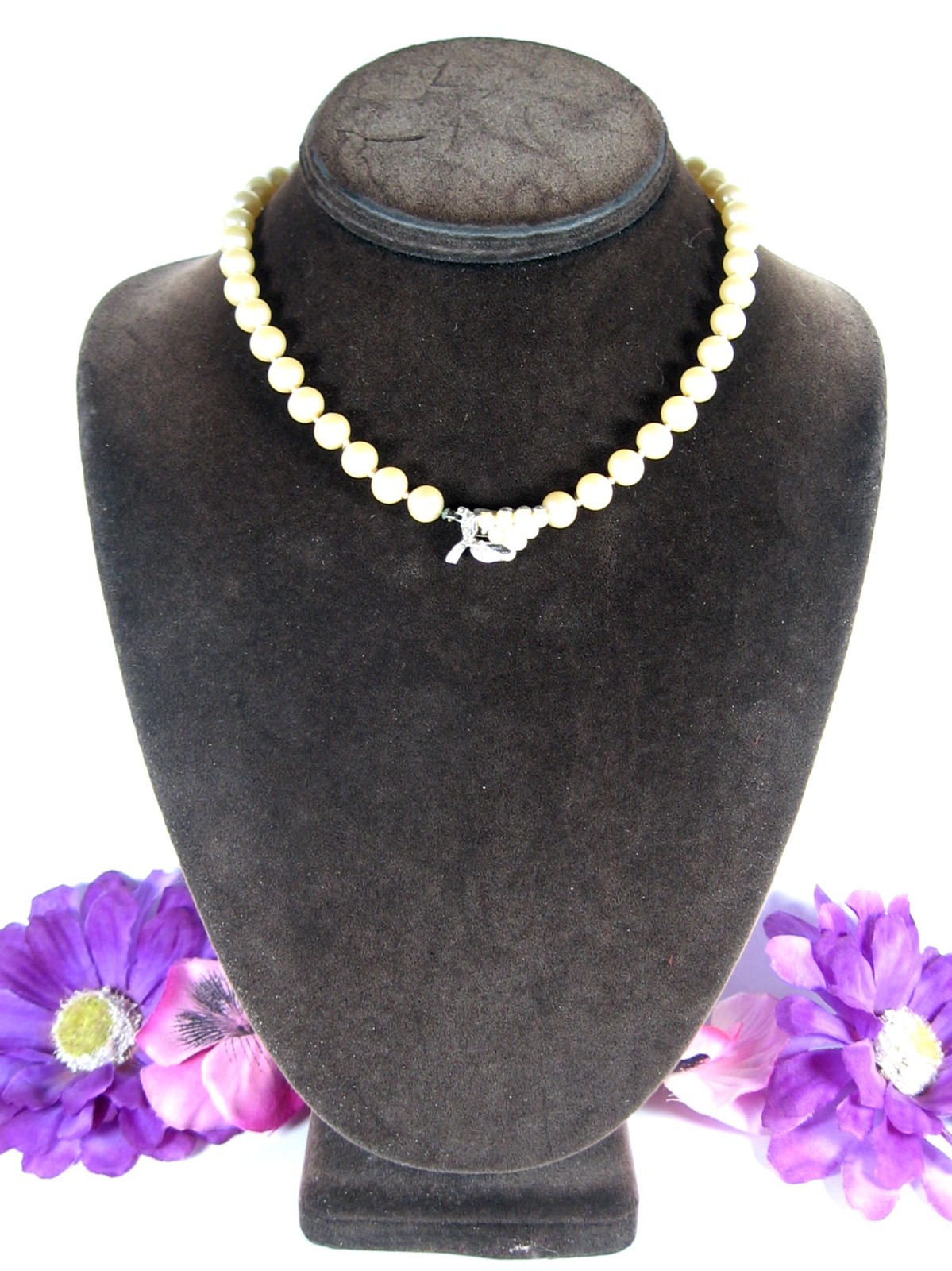 BUNCH OF GRAPES Clasp Vintage GLASS FAUX PEARL BEAD Necklace Beaded Choker 15″