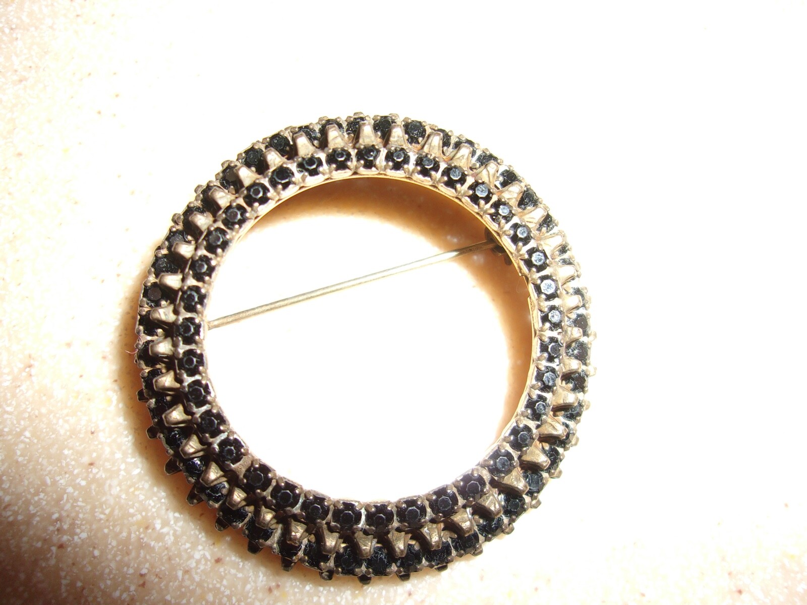Brooch Round dark gold colored metal double tier black crystals VINTAGE MM18